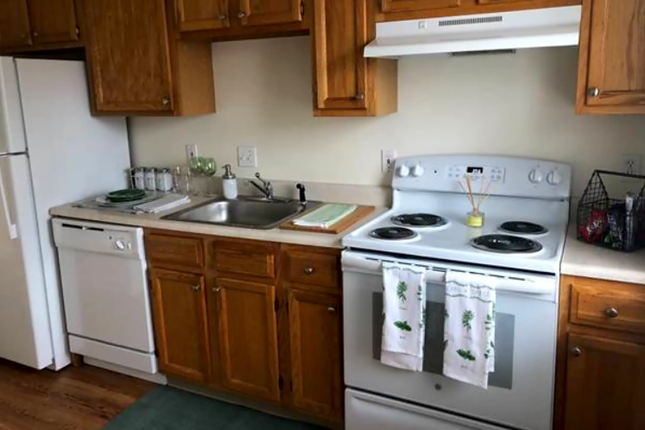 Spinnaker Hunt - 253 W River St | Milford, CT Apartments for Rent | Rent.