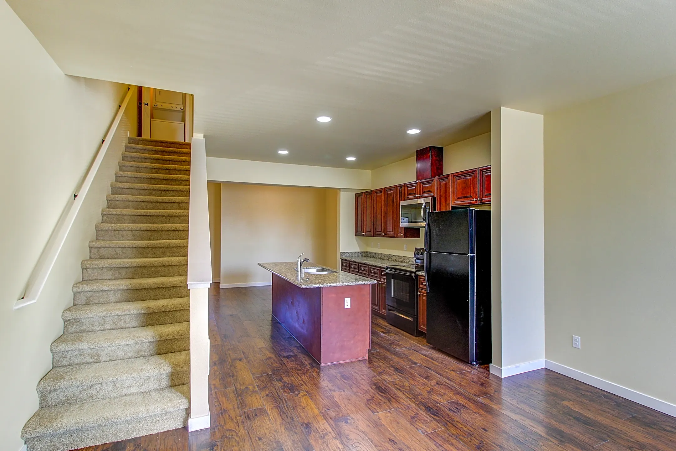 Gravelly Lake Brownstones 8911 Gravelly Dr SW Lakewood, WA