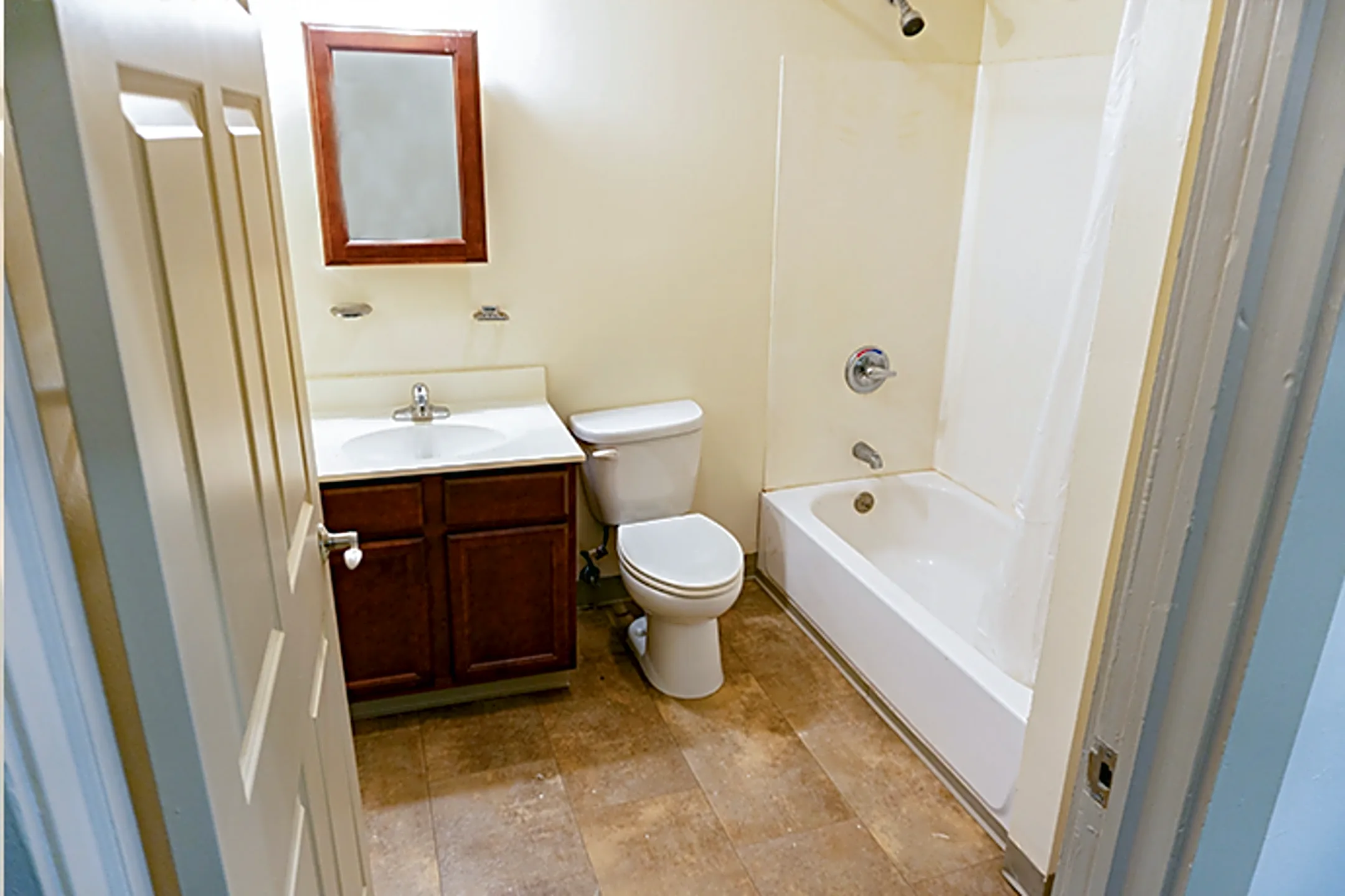 Historic Pastures/Mansions 68 Westerlo St Albany, NY Apartments for