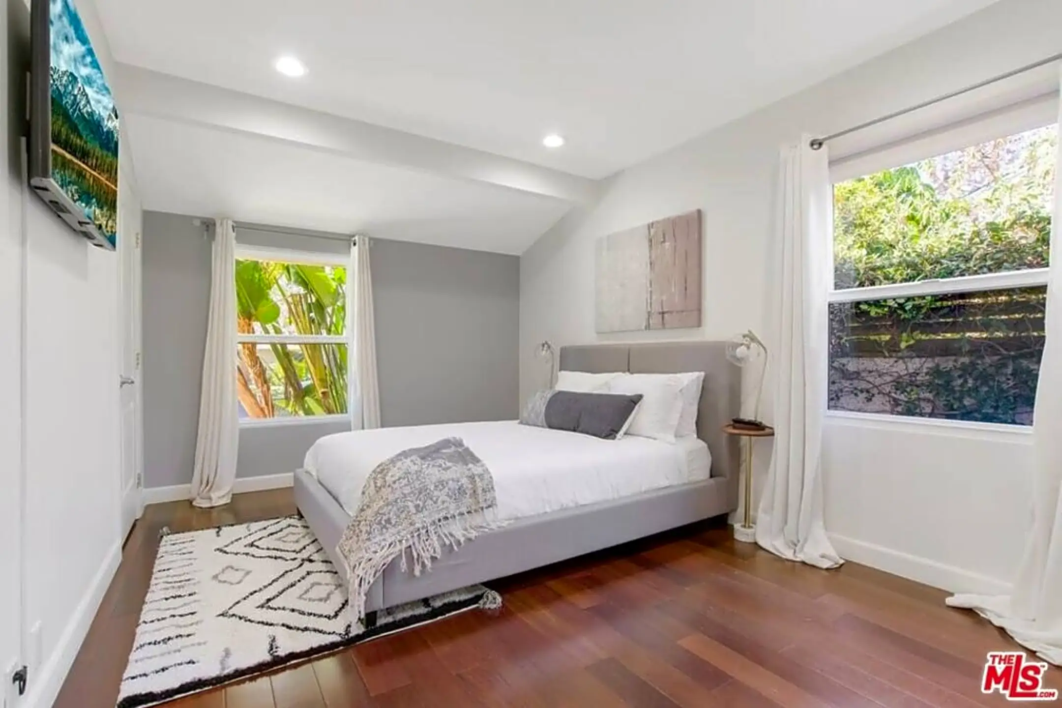 Bedroom - 4240 Matilija Ave - Los Angeles, CA