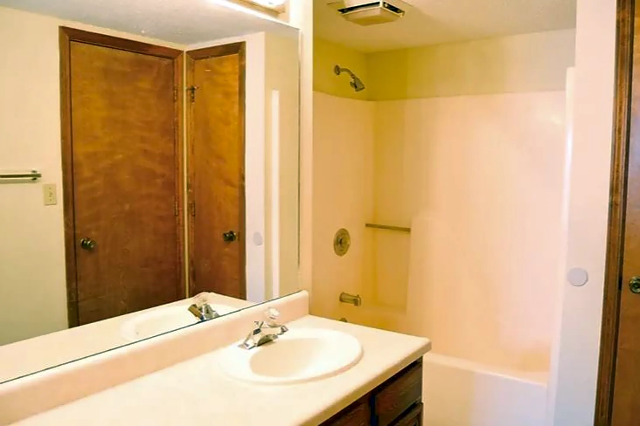 Rock Quarry Village/Juniper Ridge Columbia, MO 65201