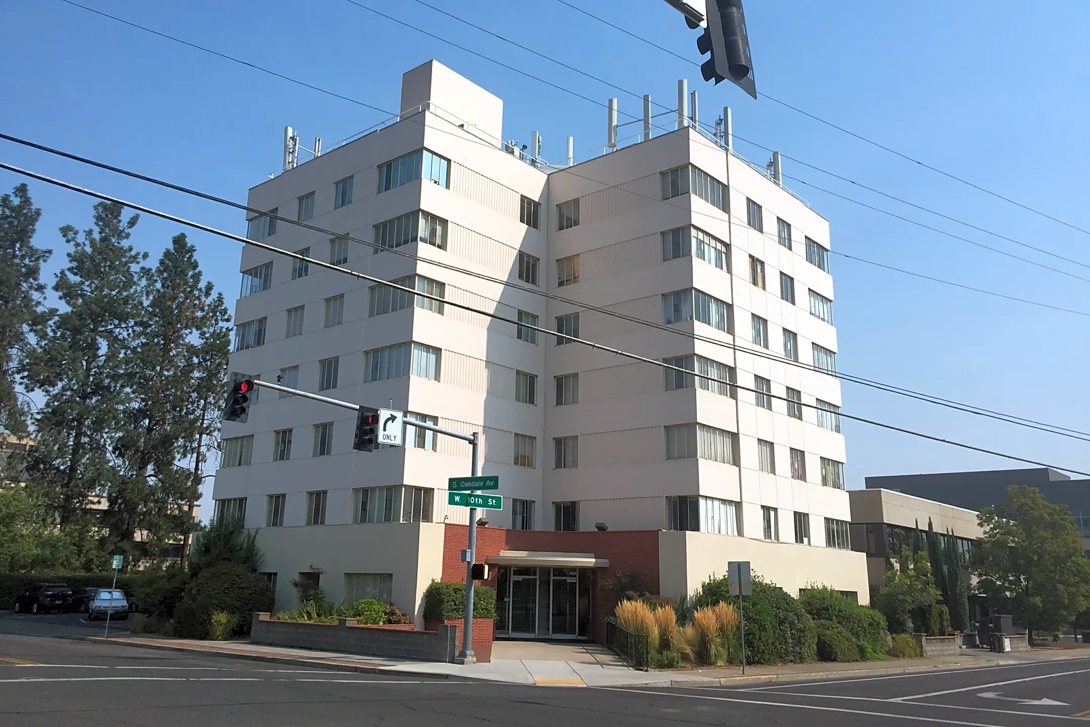 Medford Plaza - 235 S Oakdale Ave | Medford, OR Apartments for Rent | Rent.