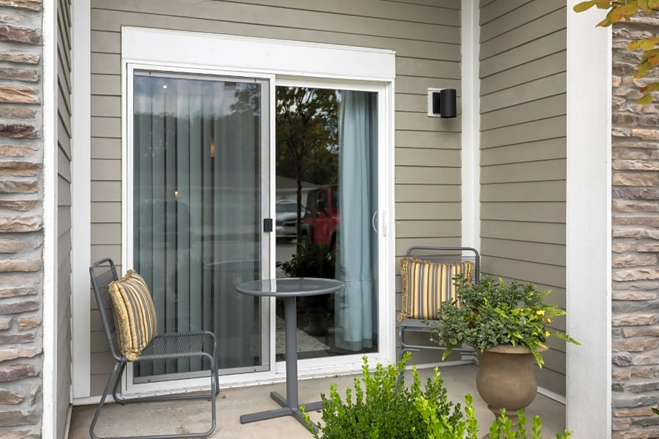 The Trace Upscale Apartments 1100 Vogt Drive Weldon Spring, MO