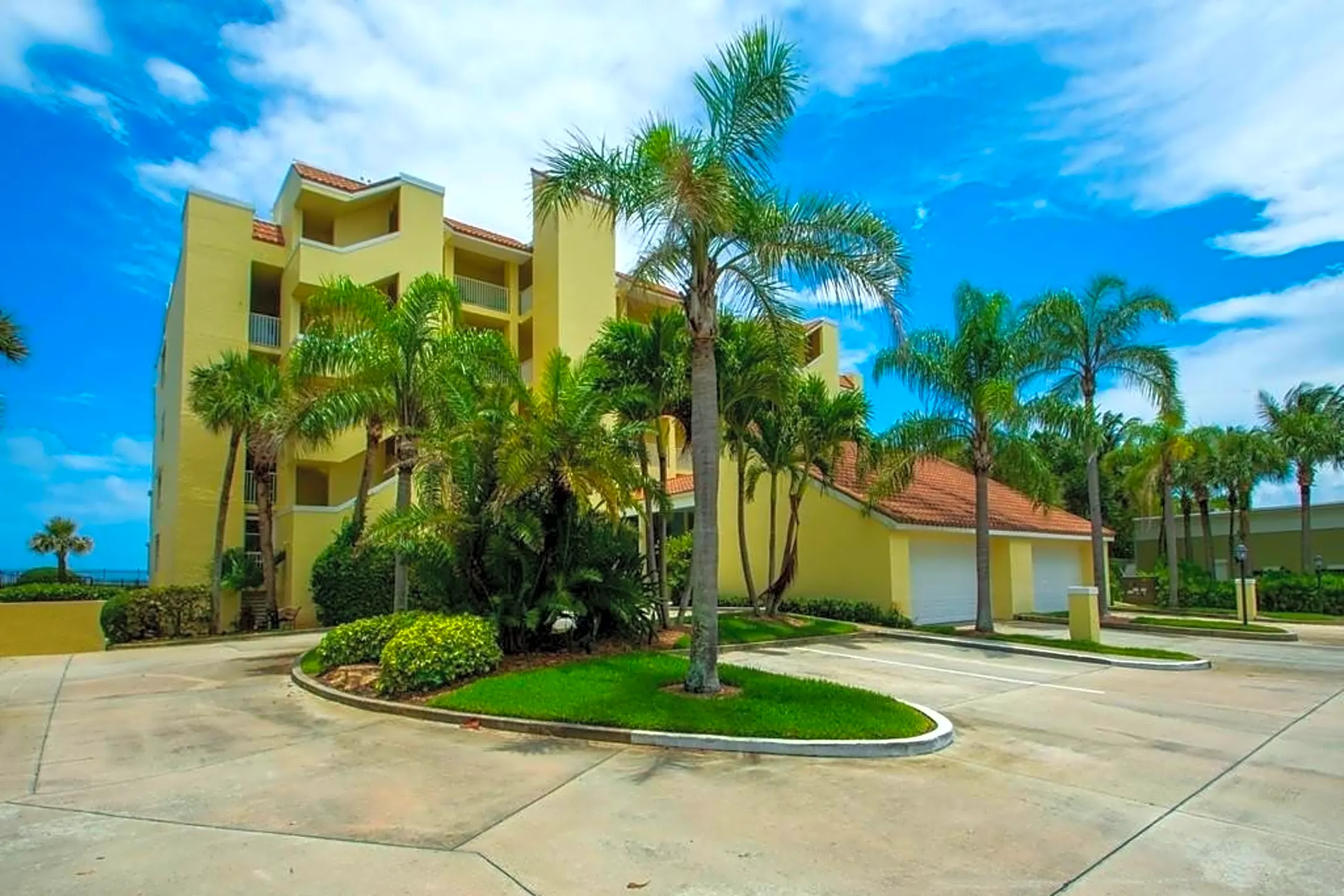 Building - 1026 Flamevine Ln #205 - Vero Beach, FL
