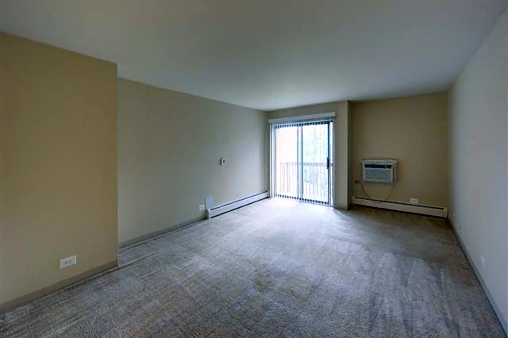 Rosewood Apartments 318 W Forest Ave Round Lake, IL Apartments for