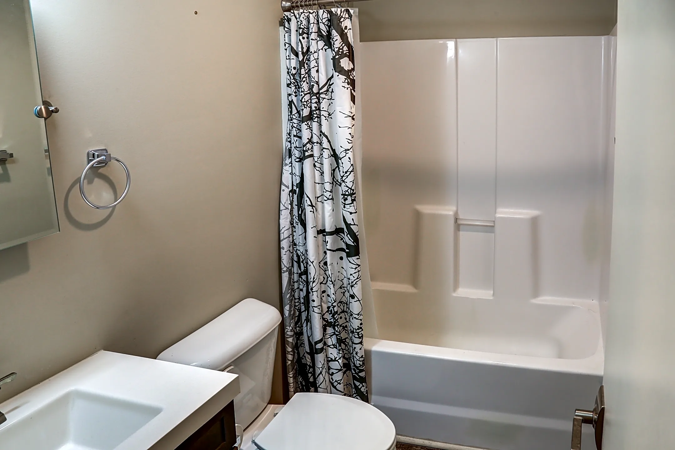 Bathroom - Highland Flats - Louisville, KY