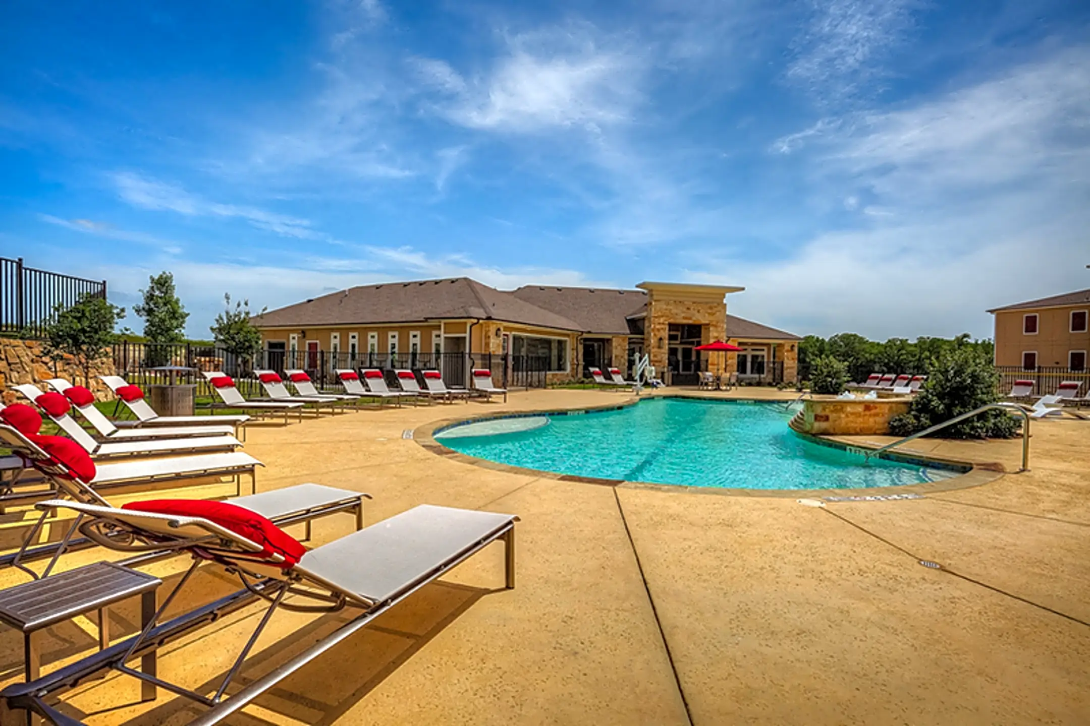The Residences at Gateway Village I Denison, TX 75020
