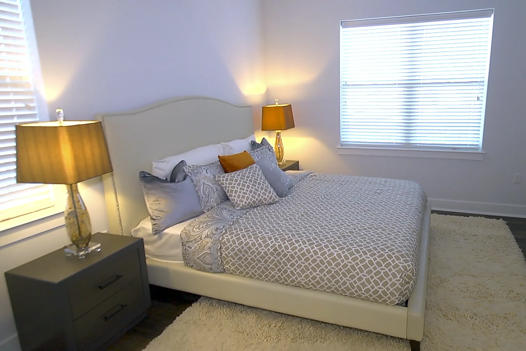 The Hub at Metuchen 658 Middlesex Ave Metuchen, NJ Apartments for