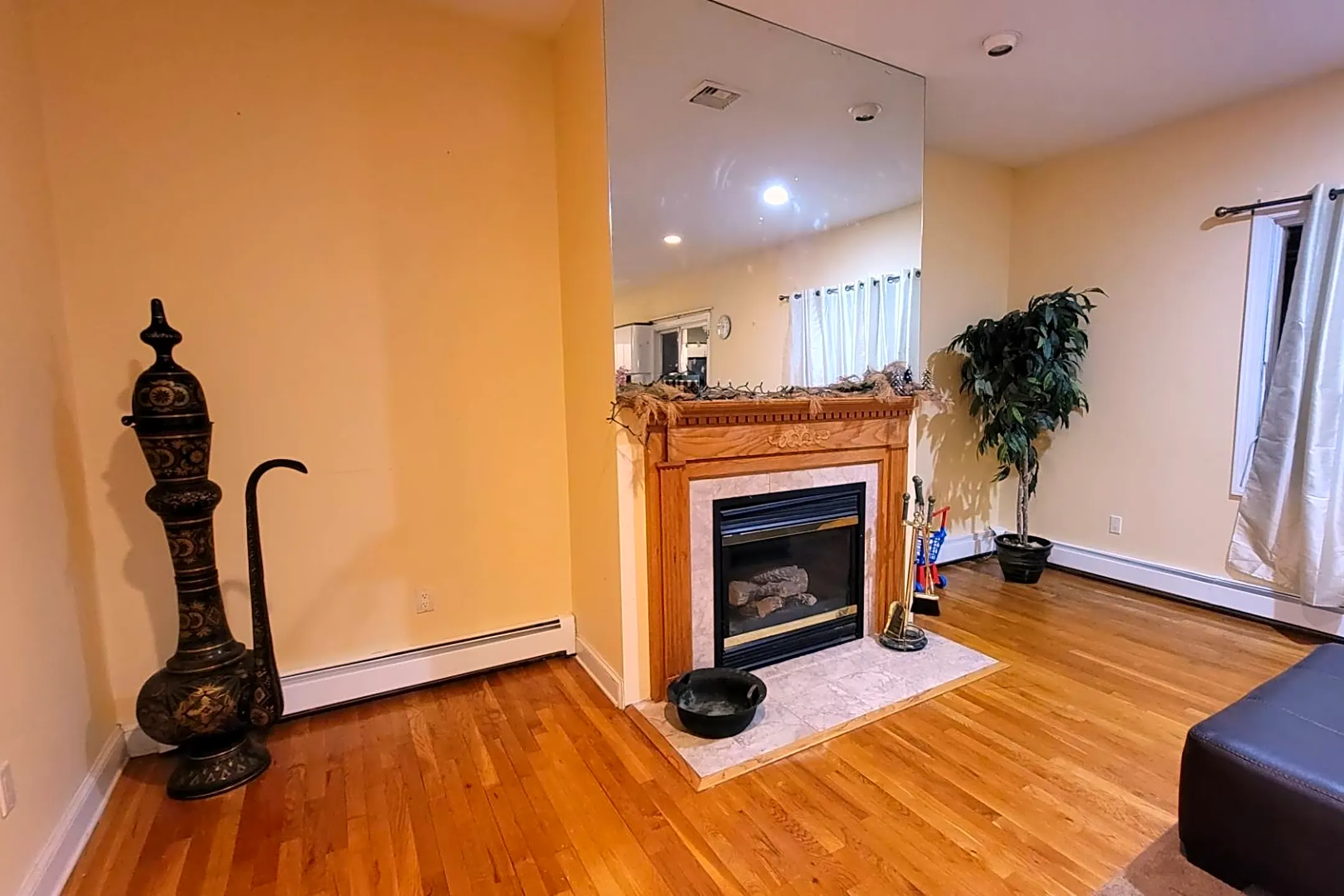 Living Room - 92 Forest Ave - Paramus, NJ