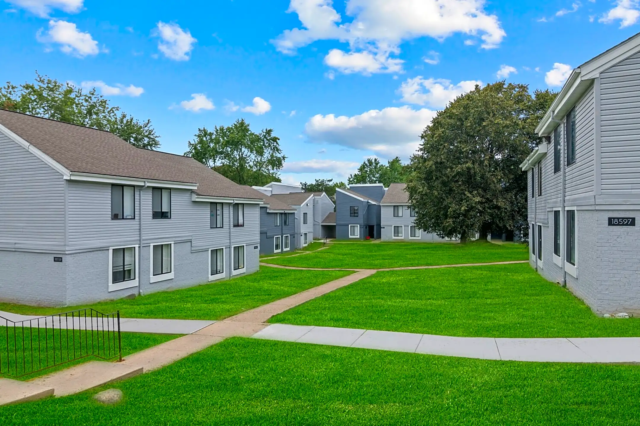 Northville Woods 18800 Innsbrook Dr Northville, MI Apartments for