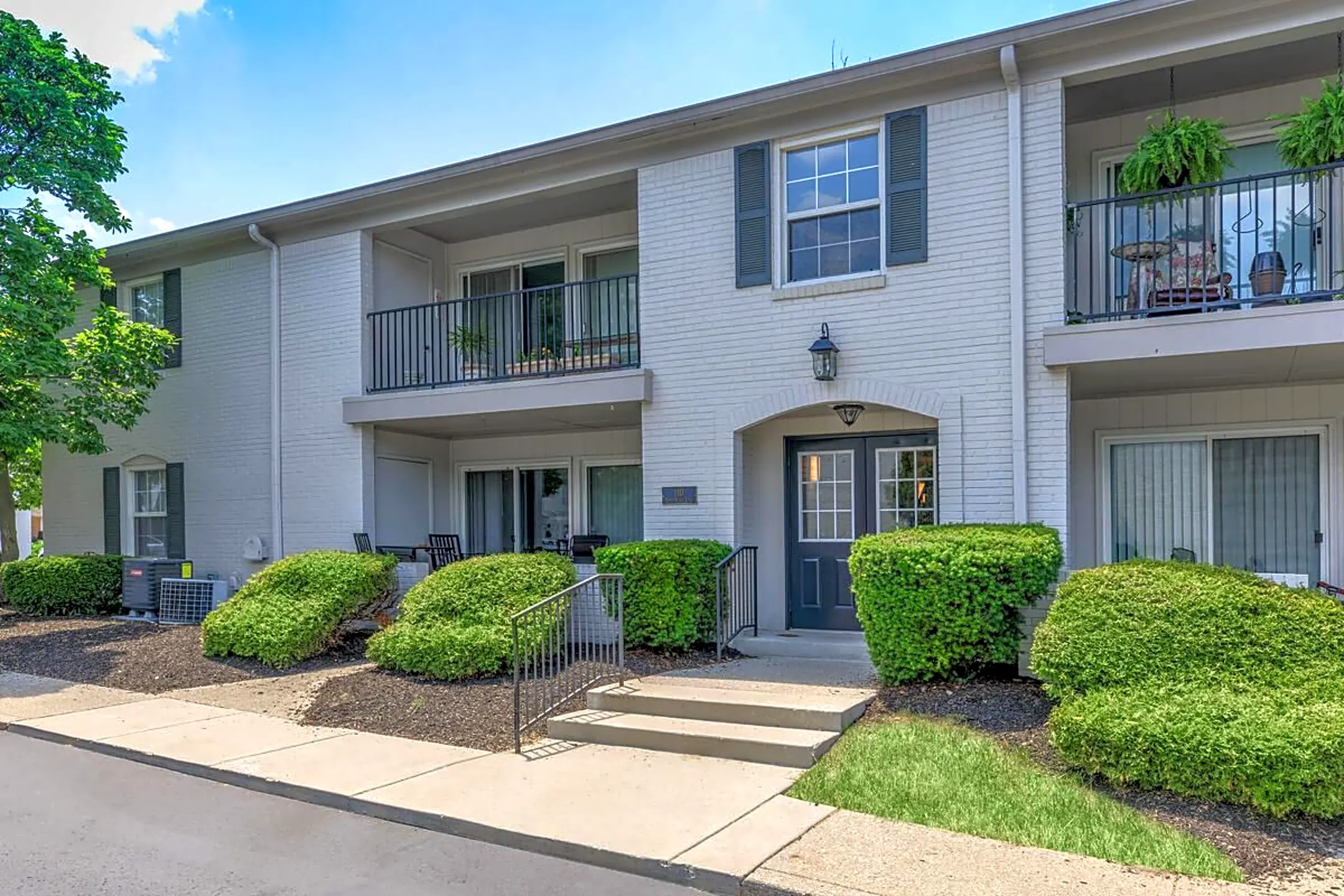 Summit Boutique Residences Main Street Carmel, IN Apartments for