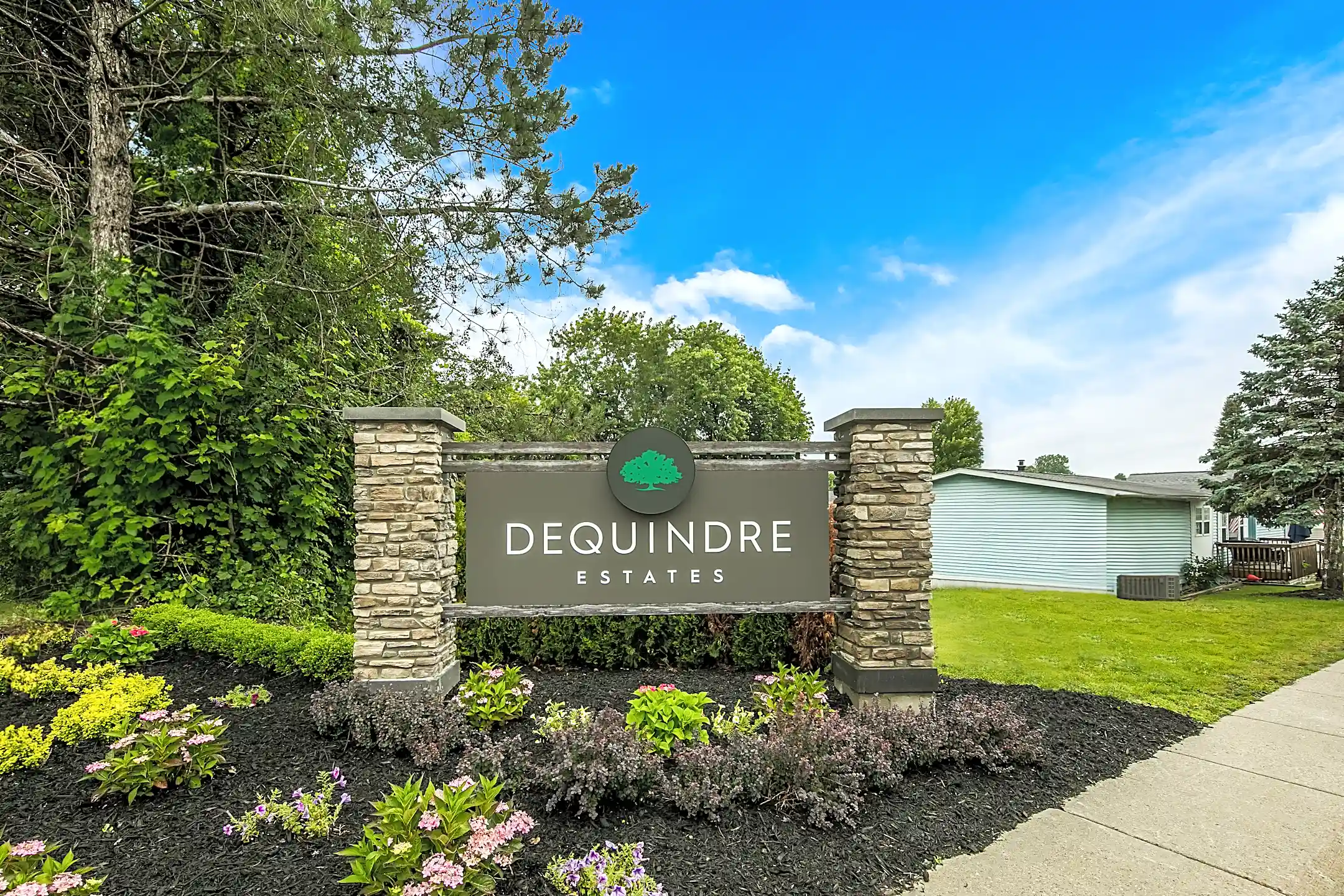 Dequindre Estates 2017 Shirewood Drive Shelby Township, MI