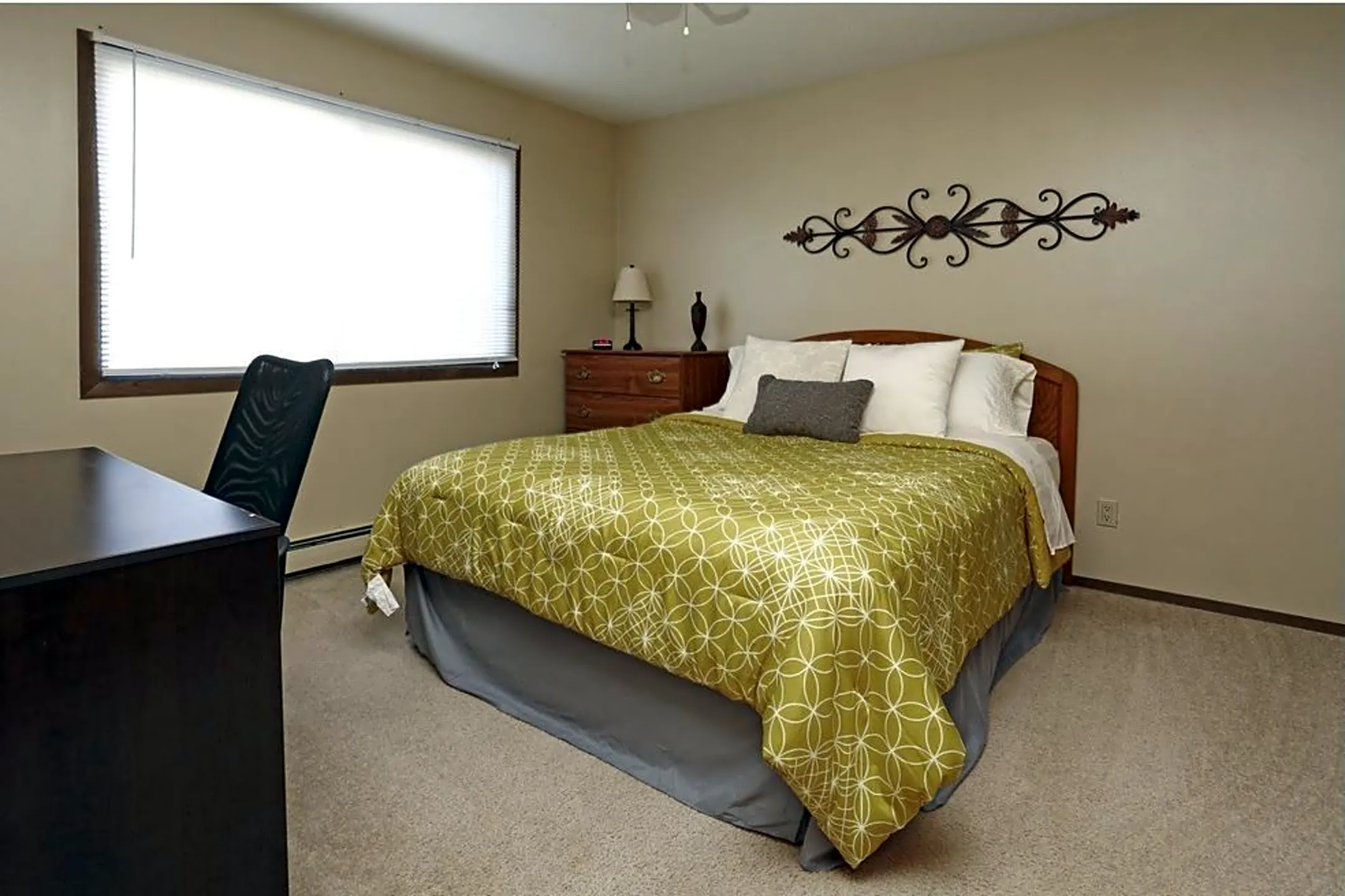 Willow Wood Apartments 1600 S Rock Creek Dr Sioux Falls, SD