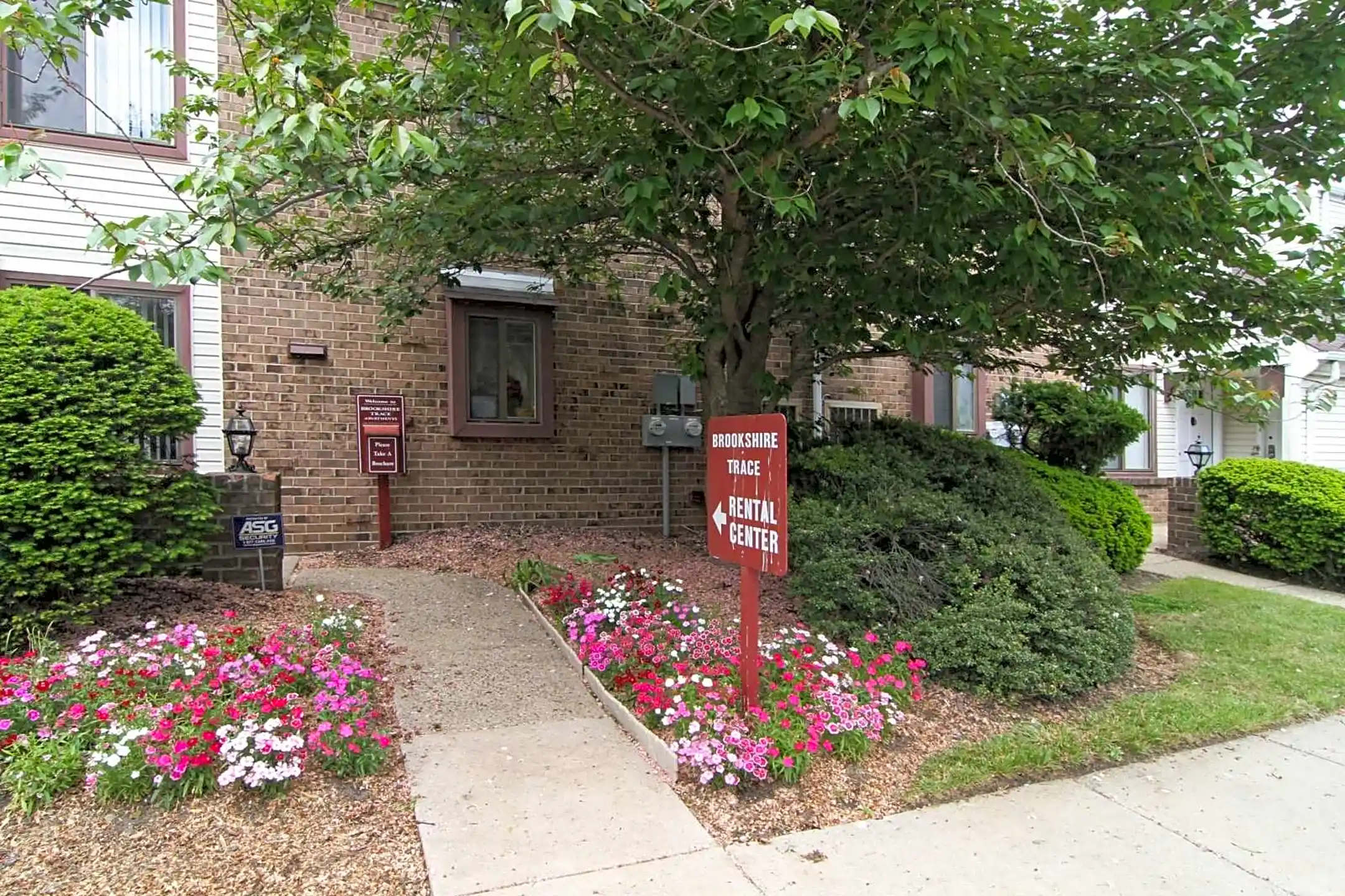 Leasing Office - Brookshire Trace Townhomes - Philadelphia, PA