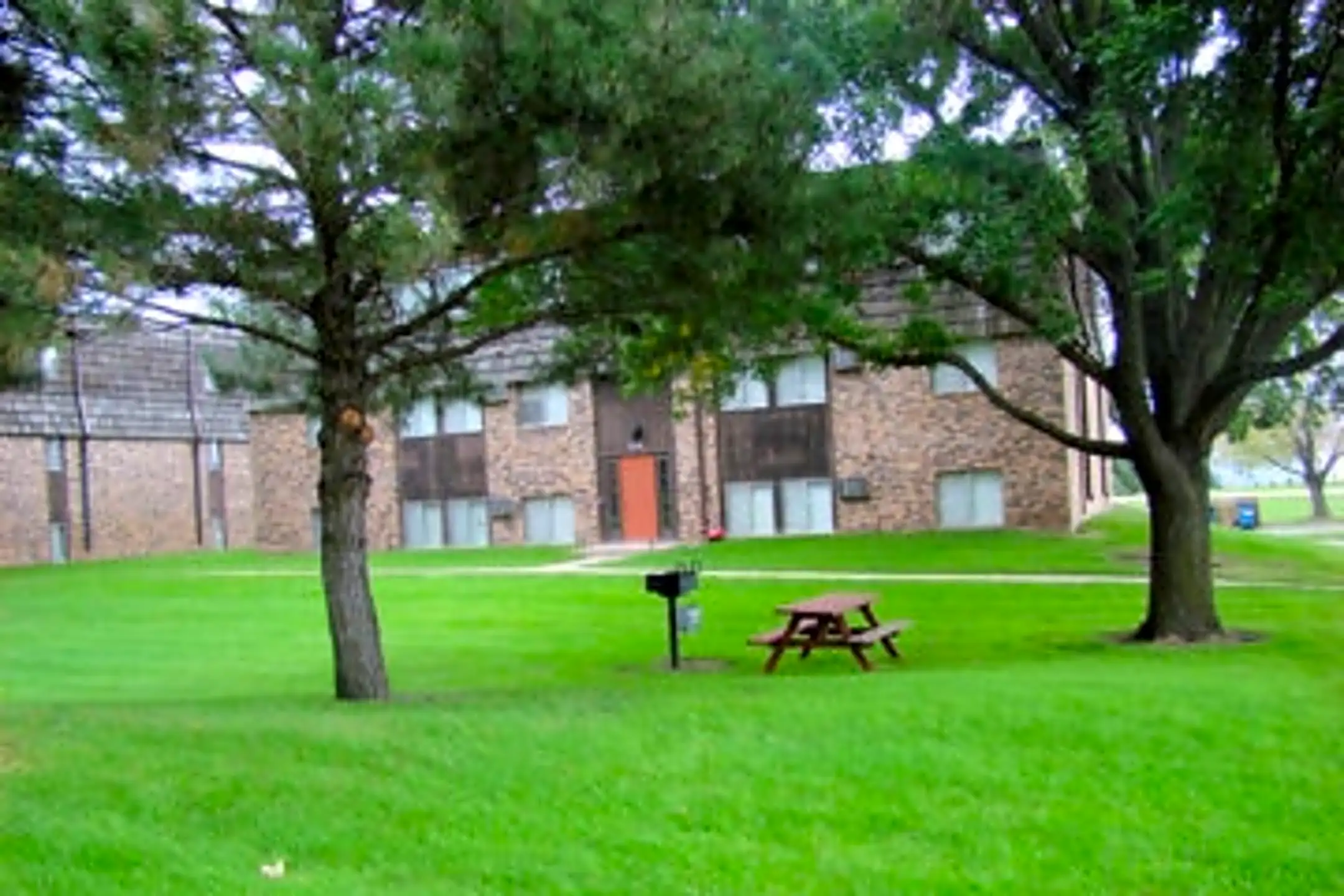Country Village Apartments Redwood Falls, MN 56283