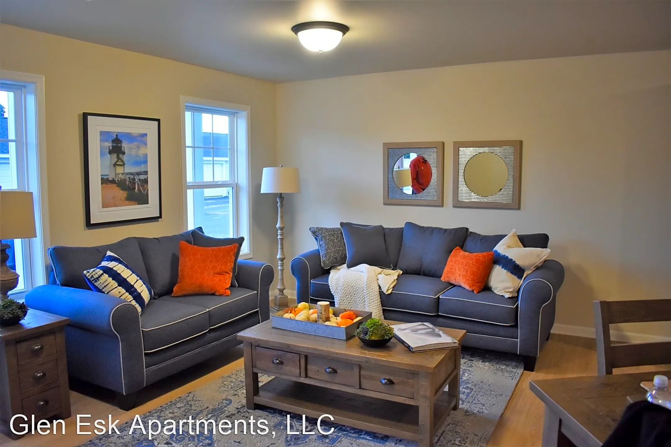 Living Room - Glen Esk Apartments - Glenville, NY