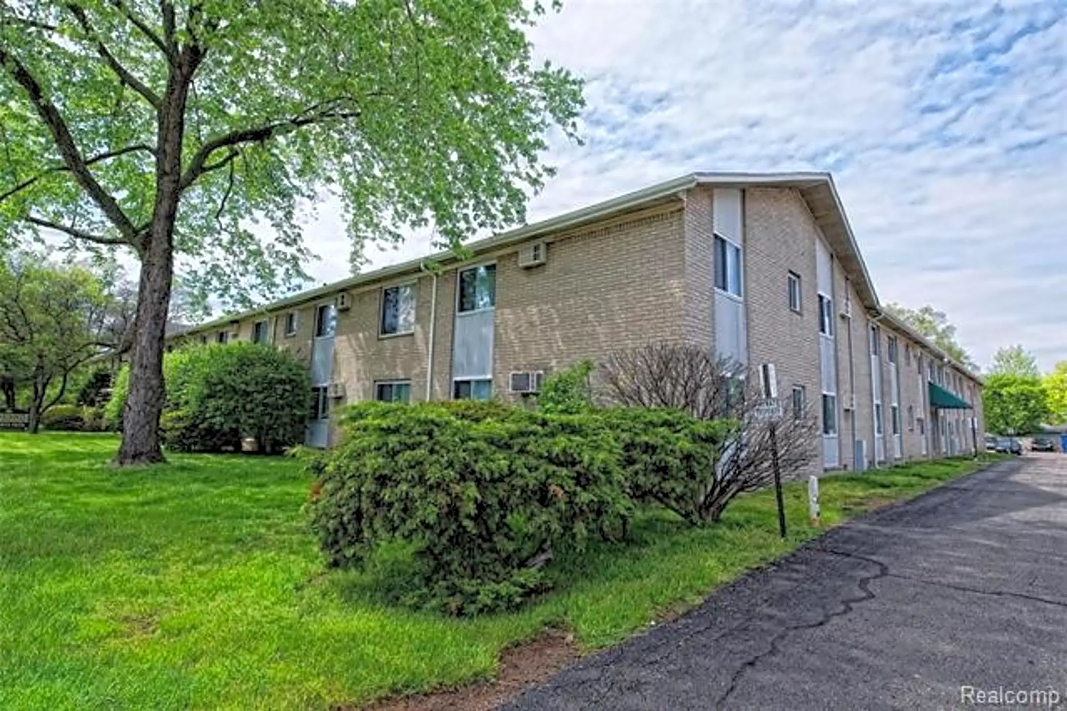 Condos In Oak Park Mi