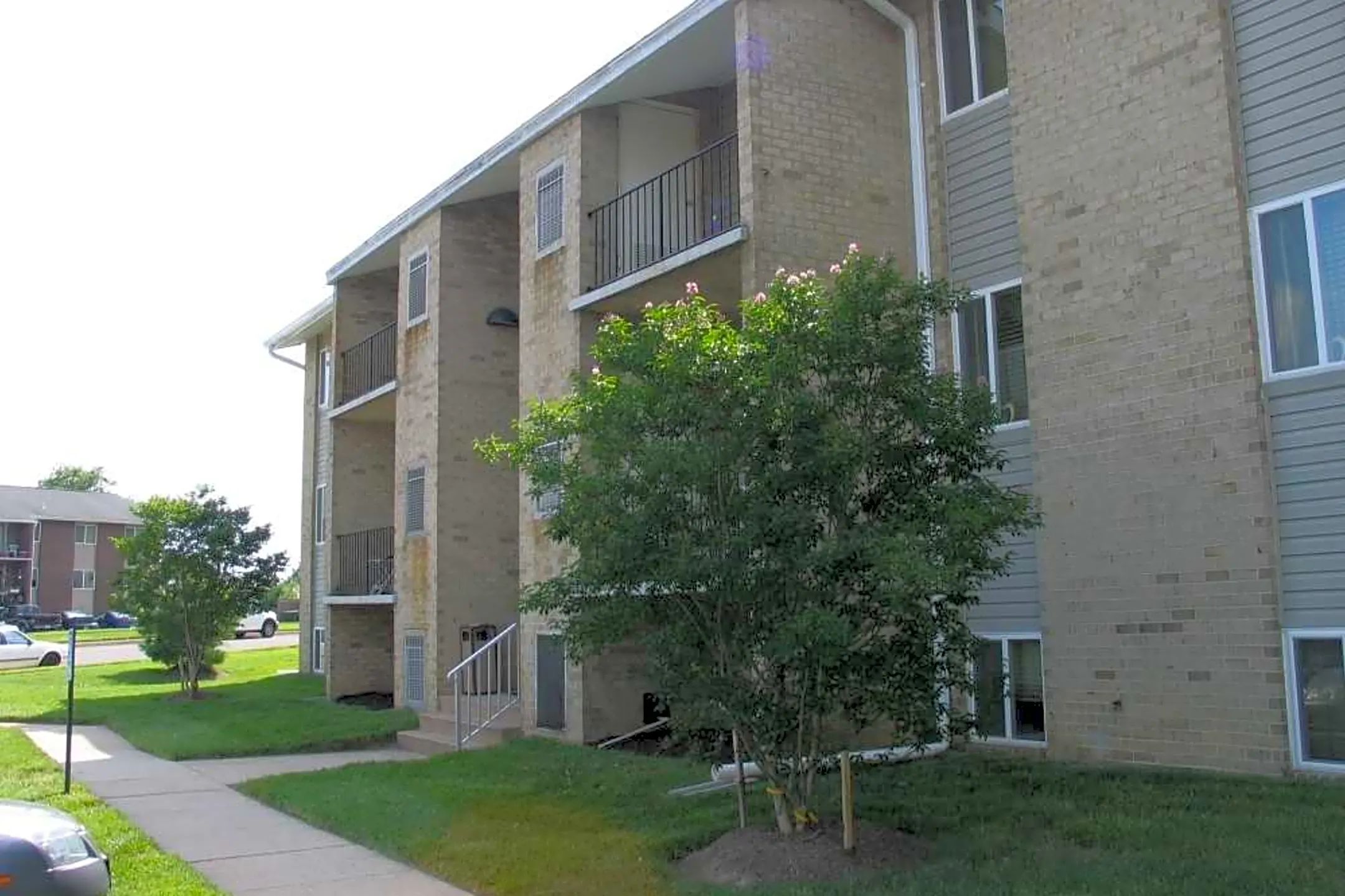 Fairlawn Apartments 7412 Alvah Ave Dundalk, MD Apartments for Rent