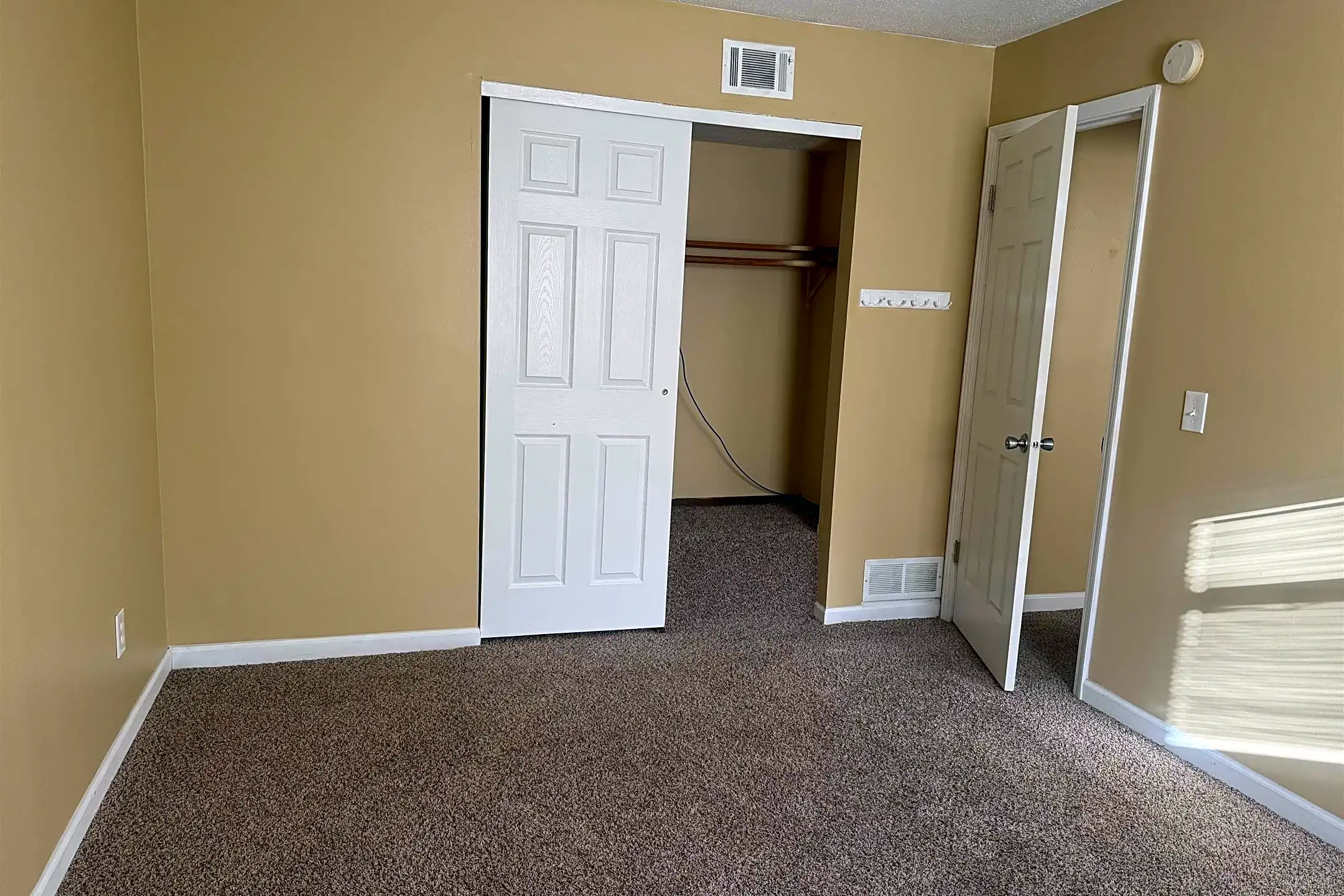 415 W Cedar Ln Dr B1 1 Apartments Walcott, IA 52773