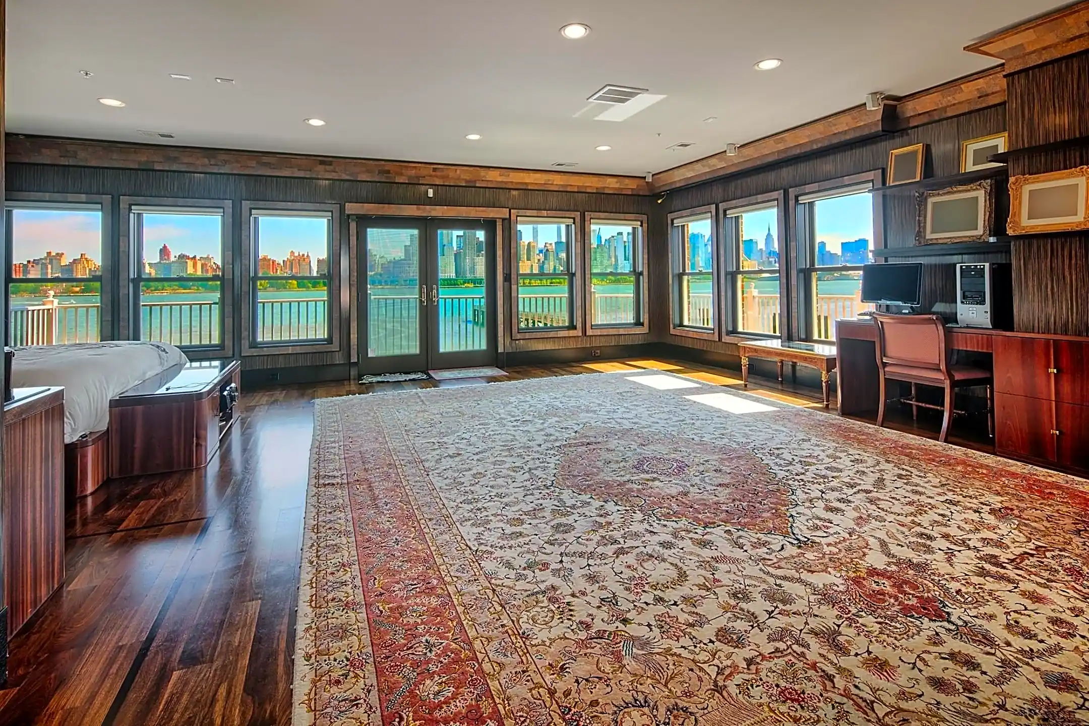 Living Room - 513 Harbor Pl - West New York, NJ