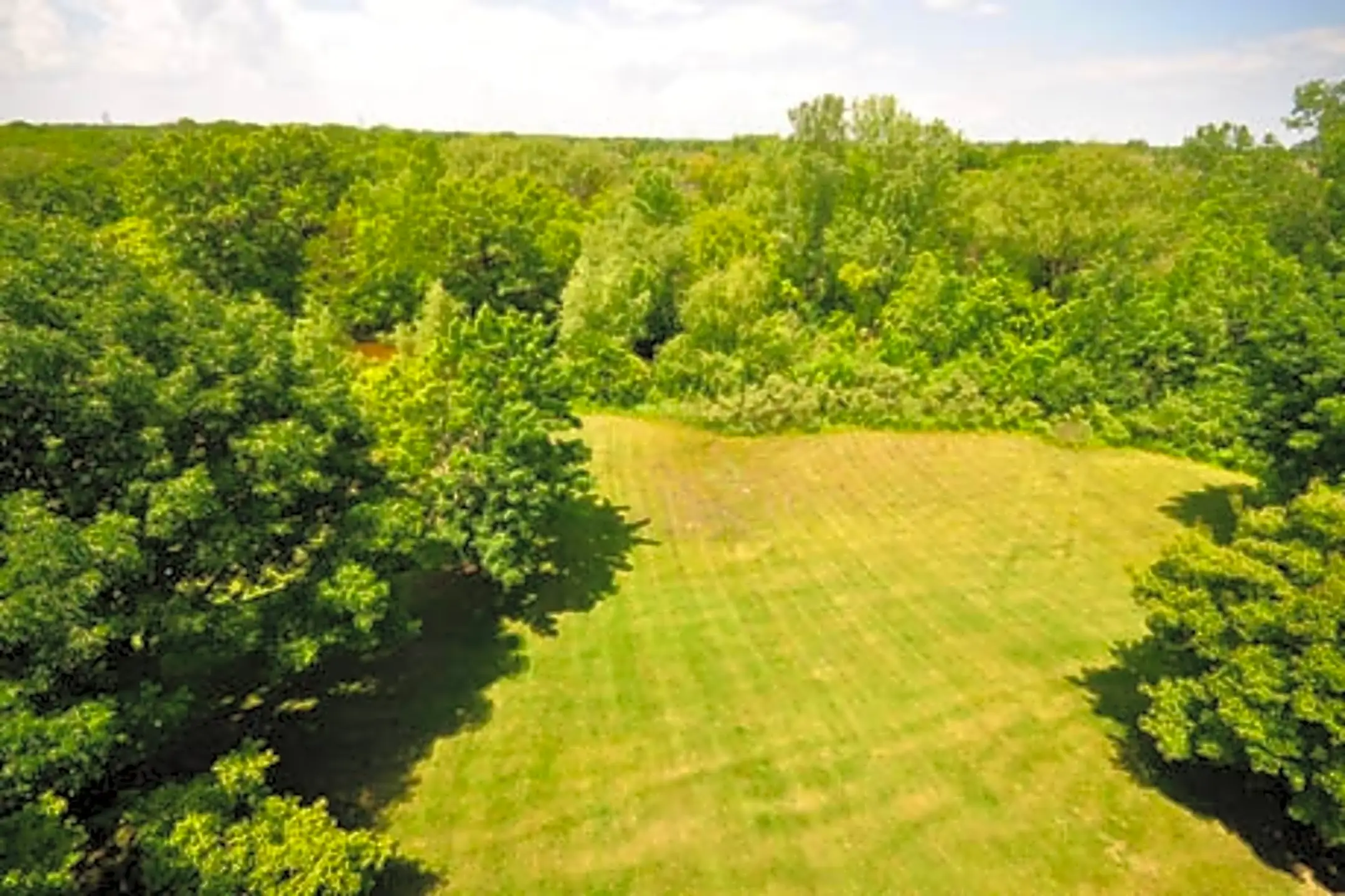 Woodview Apartments 1830 N Delany Rd Gurnee, IL Apartments for Rent