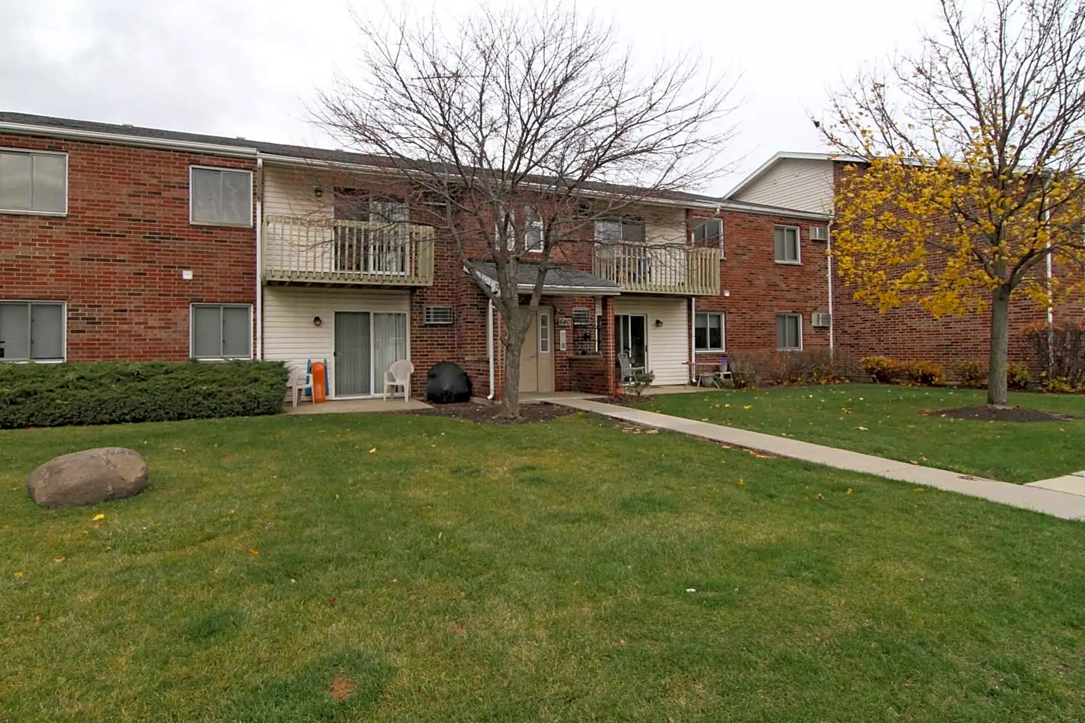 Building - Prairie View Apartments - Woodstock, IL