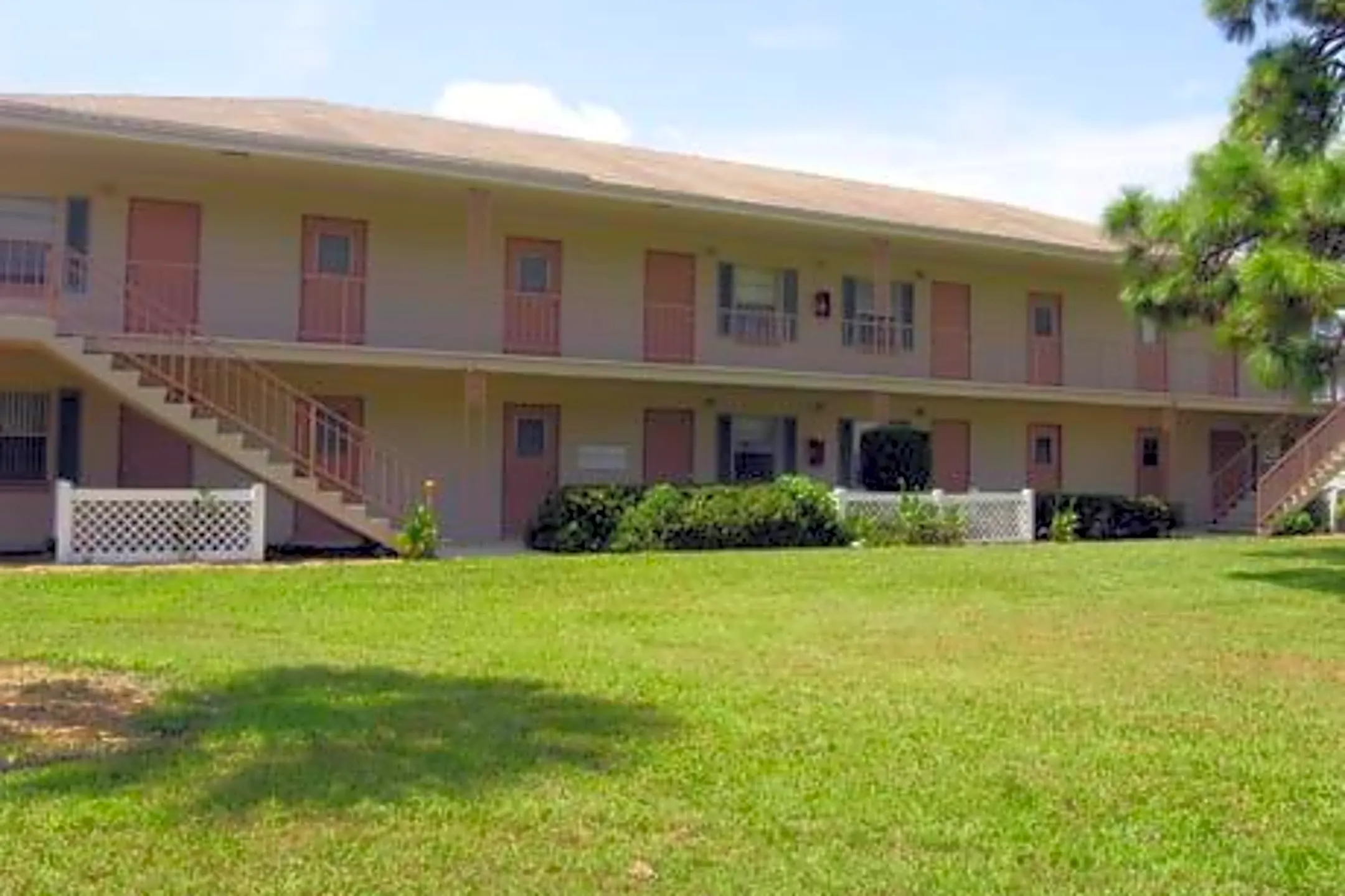 Lake Underhill Garden Apartments 5856 Lake Underhill Rd Orlando, FL