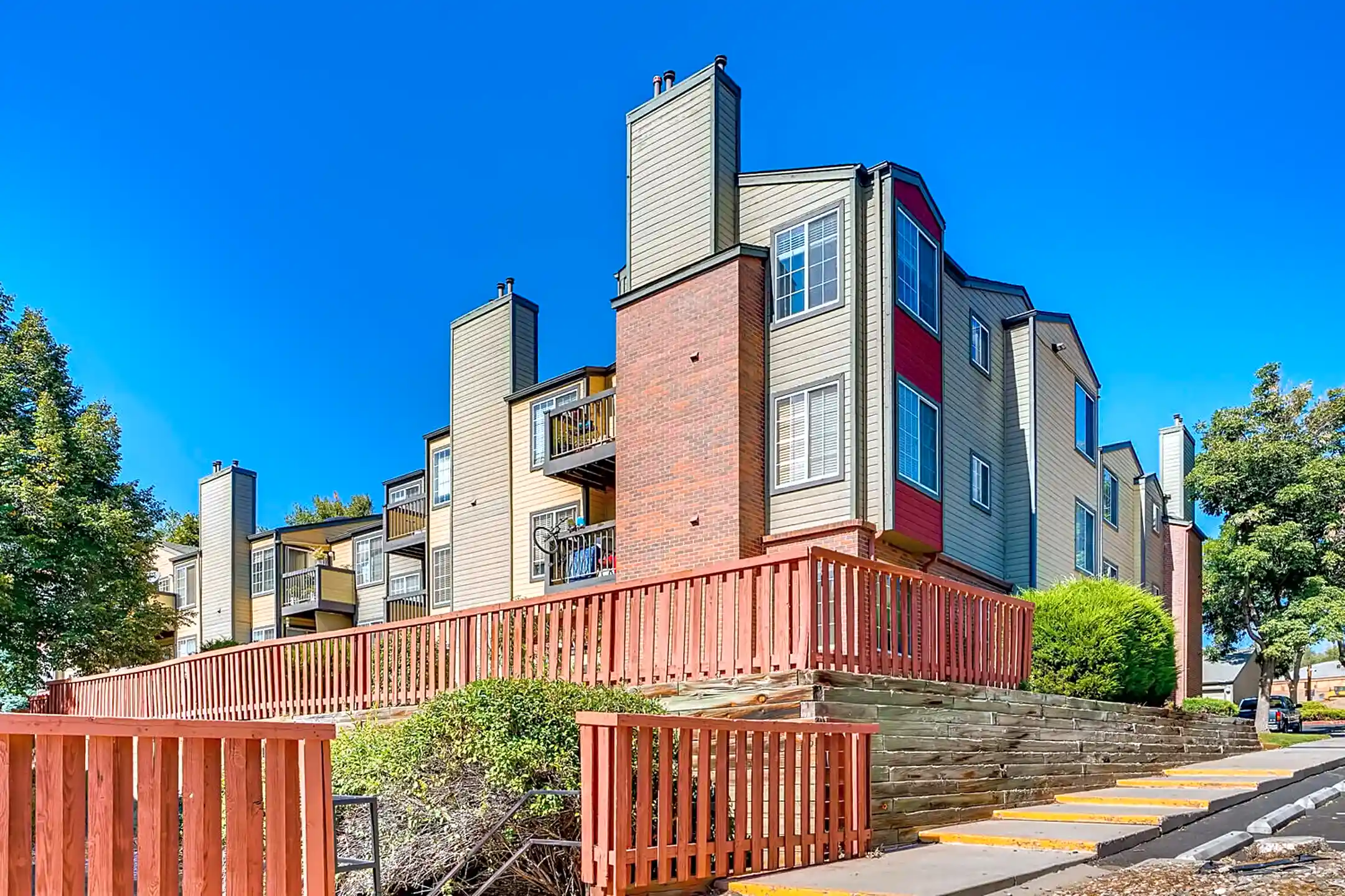 Loretto Heights Apartments Denver, CO 80236