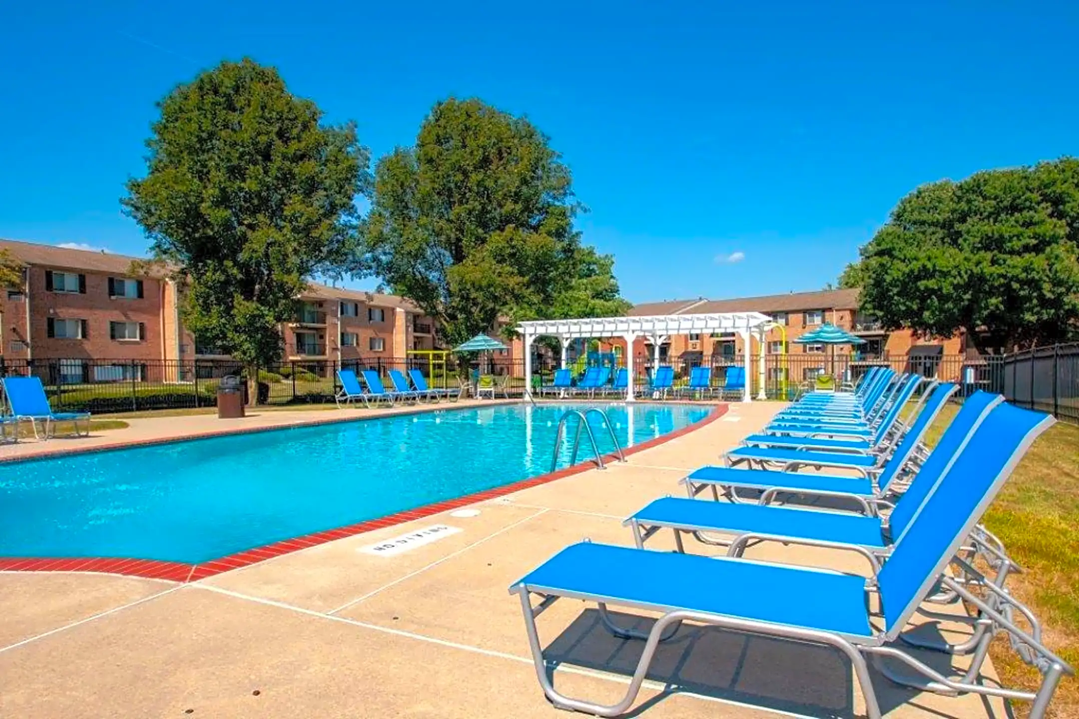 Chesterfield Apartments 1338 New Rodgers Road Levittown, PA