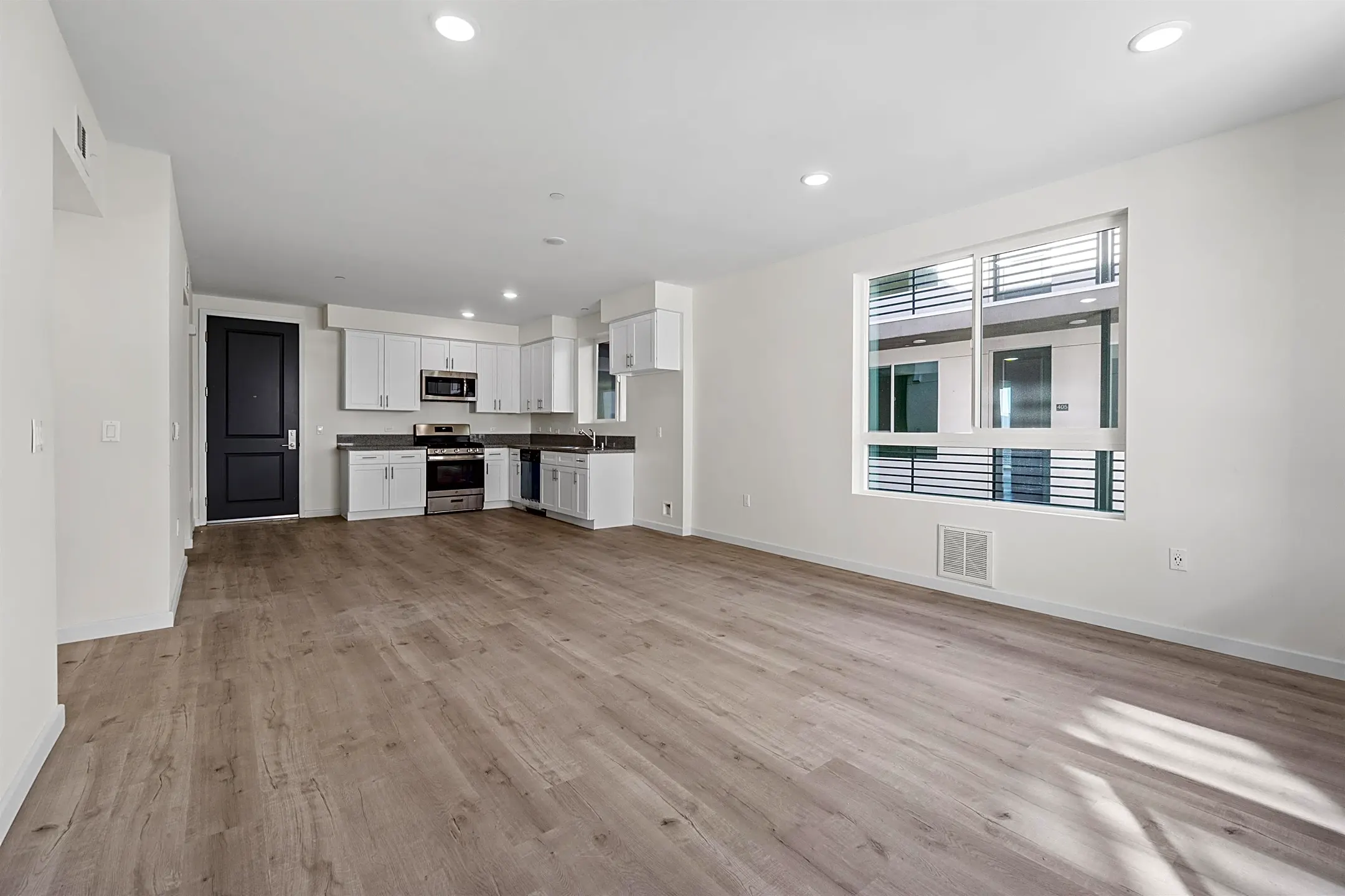 Living Room - 15309 W Cabrito Rd - Los Angeles, CA
