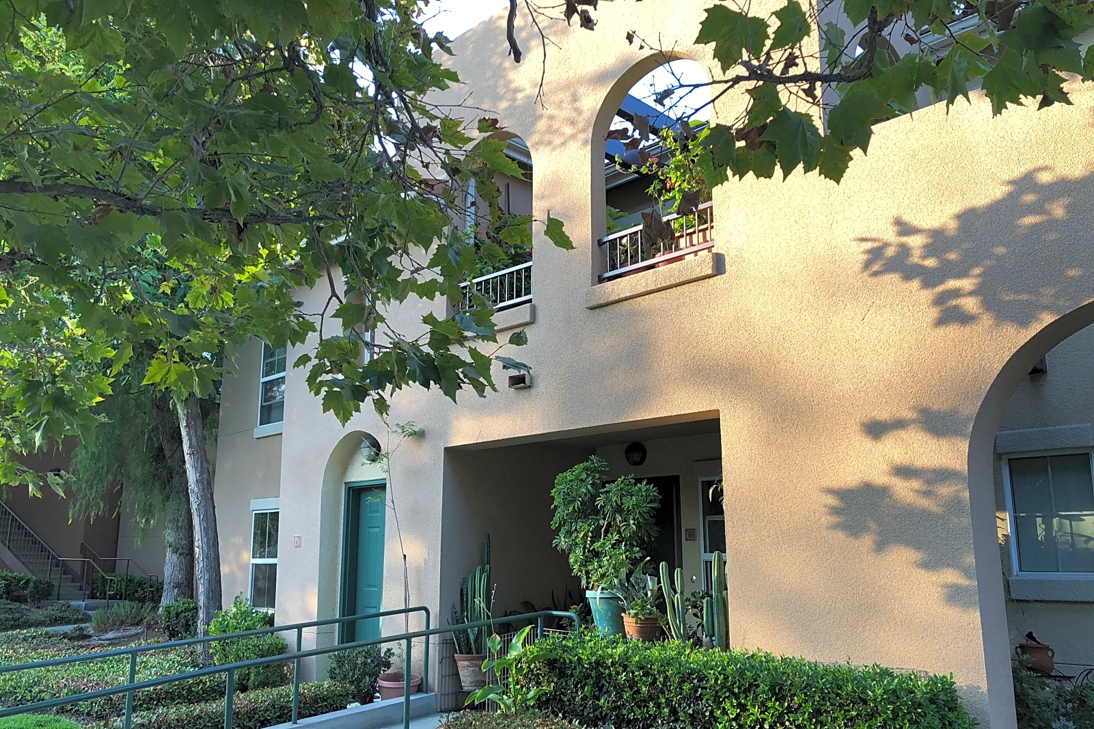 Aliso Village Apartments - Los Angeles, CA 90033