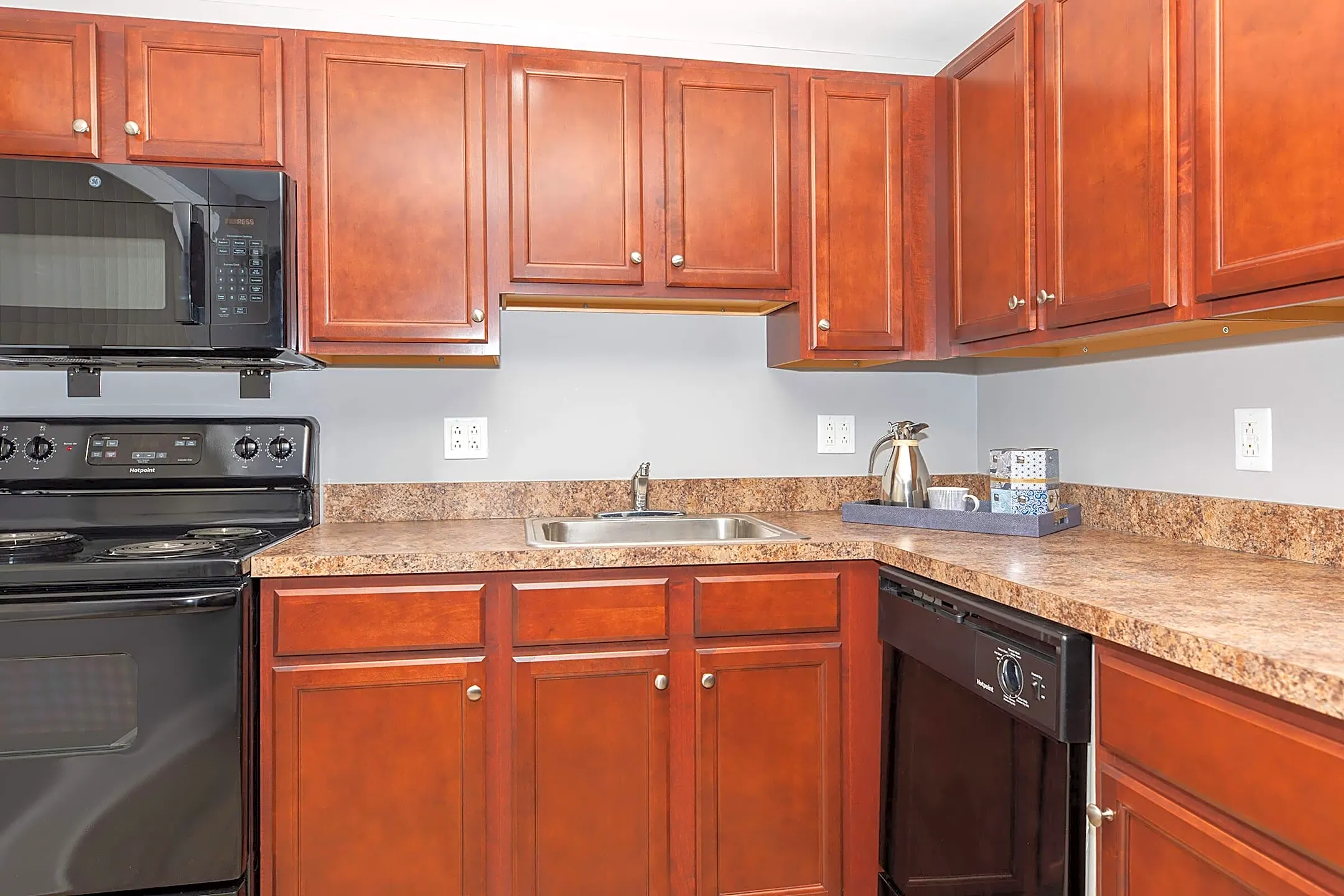 Greystone Apartments & Townhomes Rochester, NY 14618