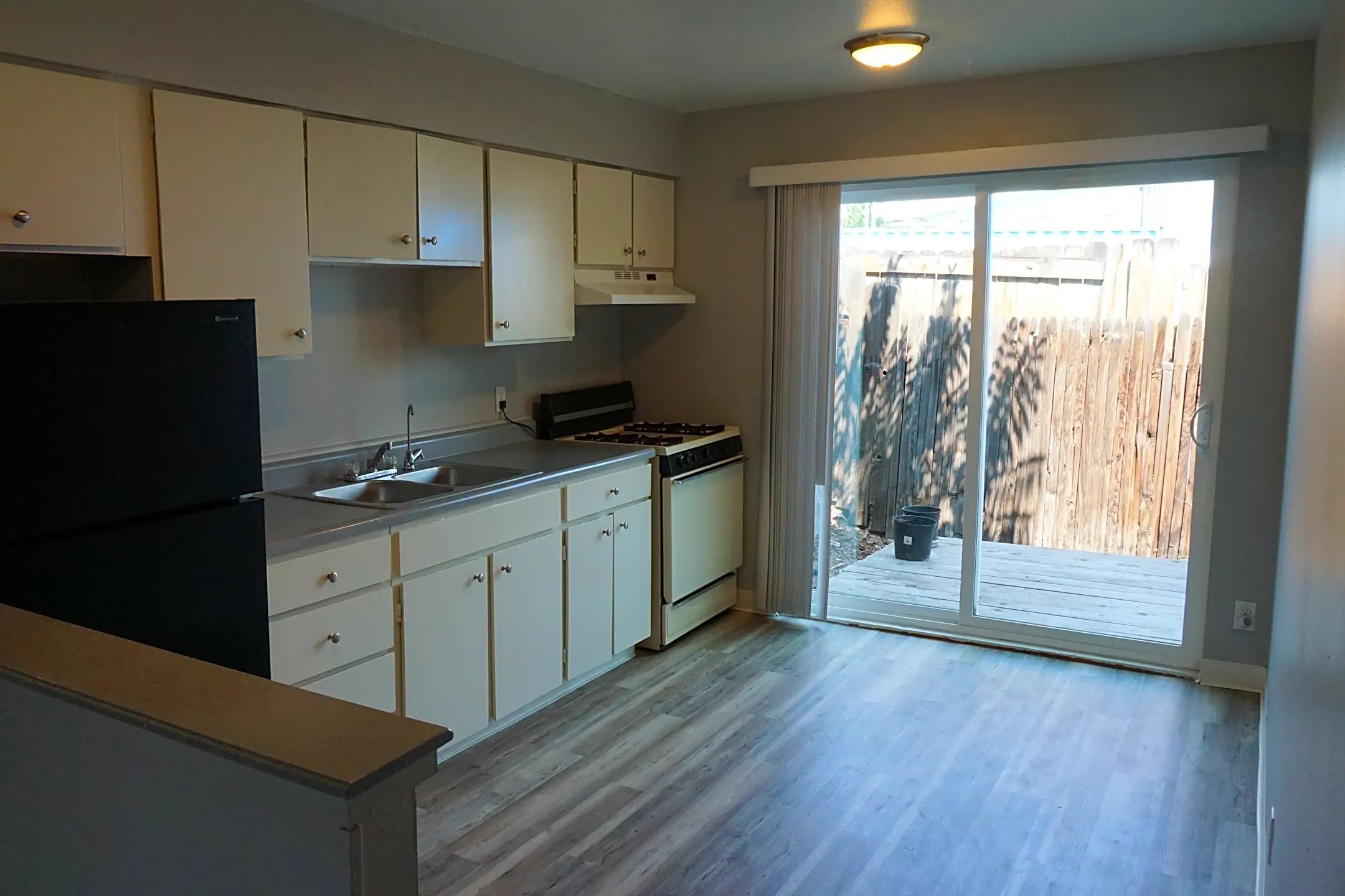 Hillcrest Apartments 207 Hillcrest Dr Reno, NV Apartments for Rent