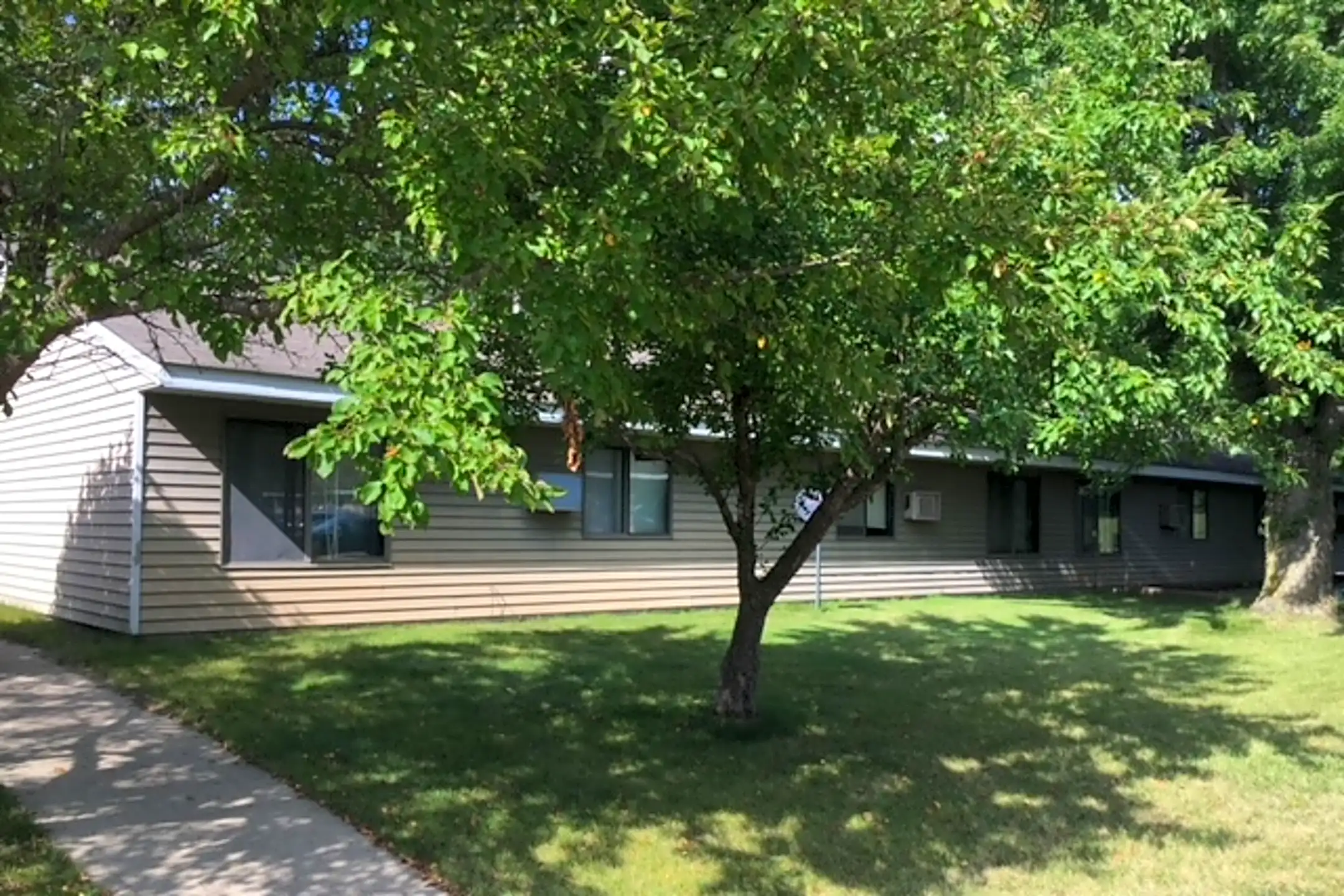 106 Co Rd 5 Apartments Ivanhoe, MN 56142