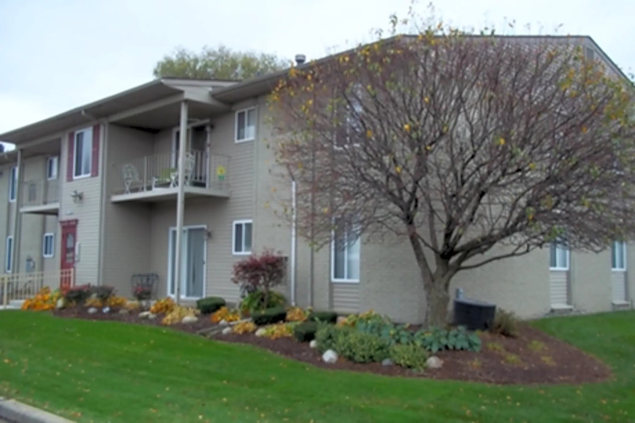 Allen Pointe Apartments 9918 Allen Pointe Dr Allen Park, MI for
