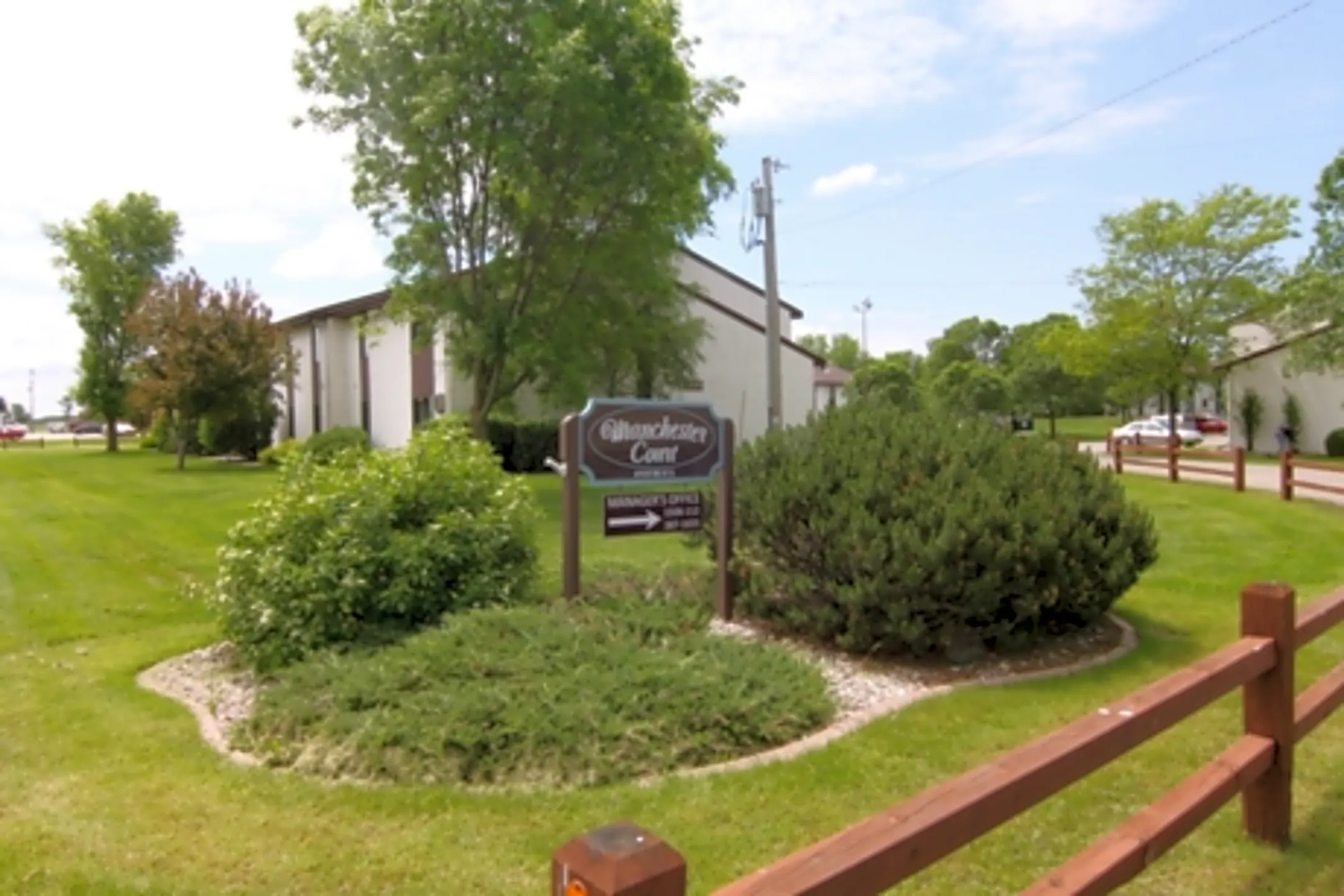 Manchester Court Apartments 1506 S Adams Ave Marshfield, WI