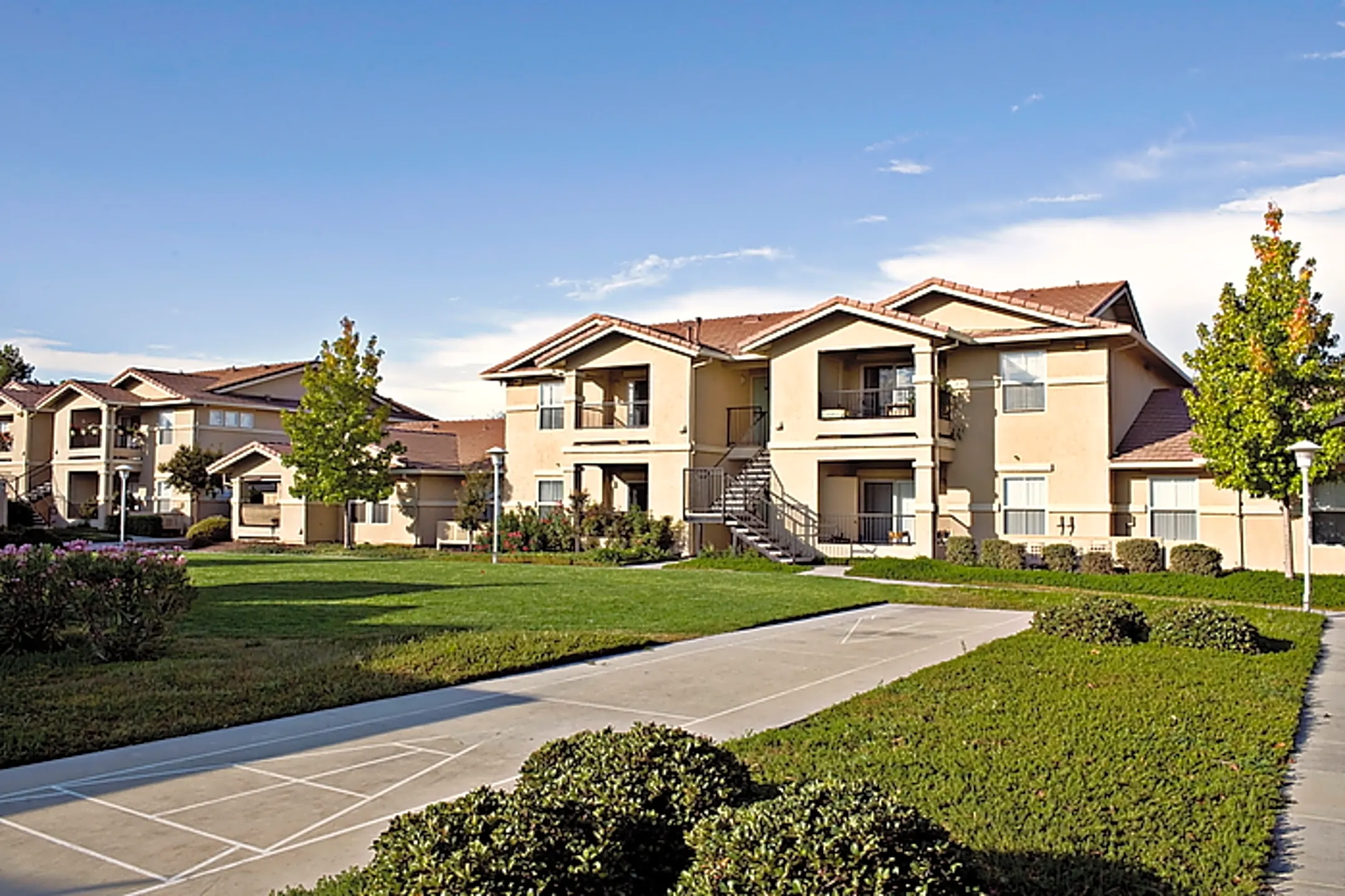 Saratoga Senior Apartments - Vacaville, CA