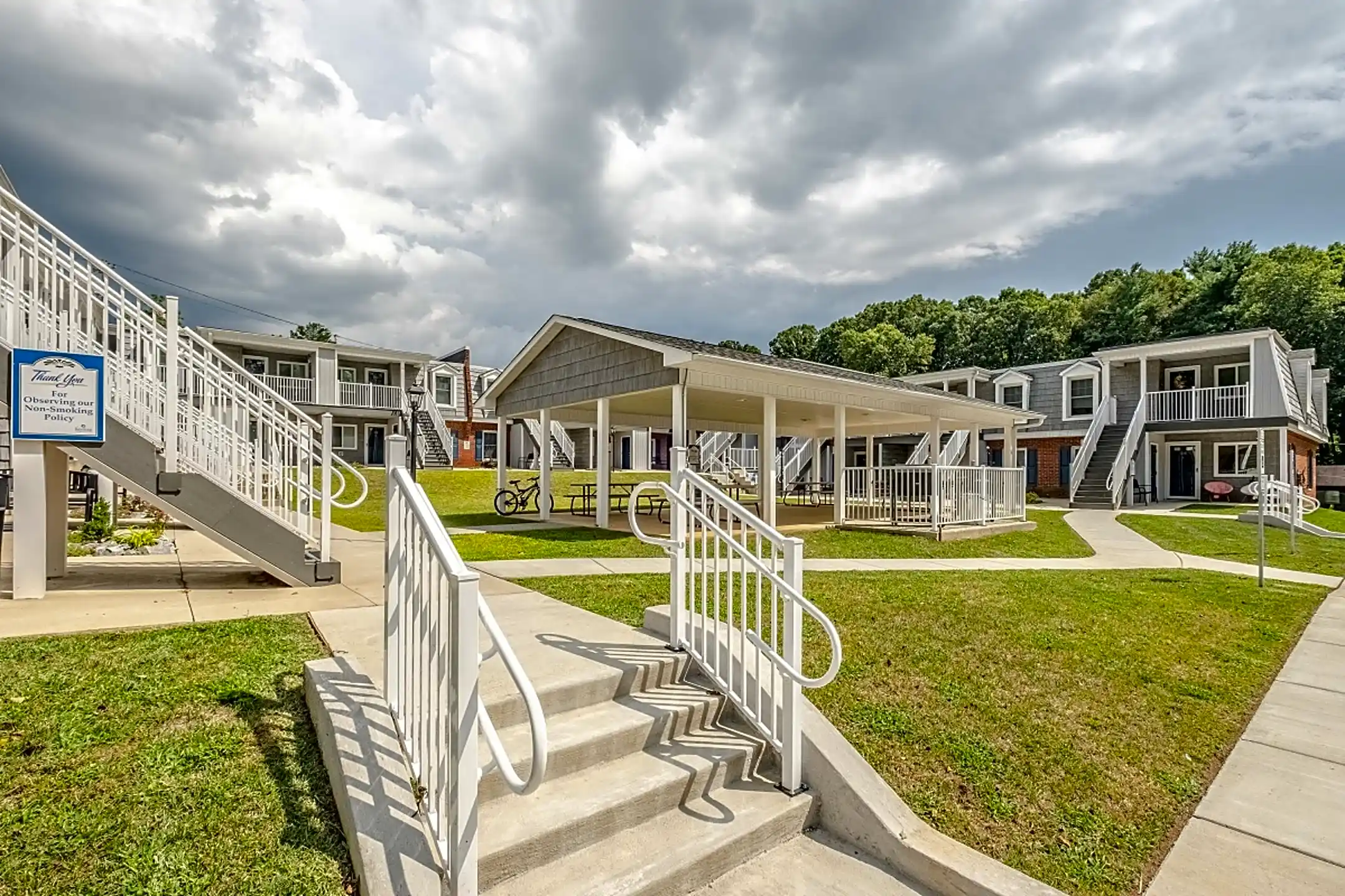 Forest View Apartments 401 Lenoir Rd NC for Rent Rent.