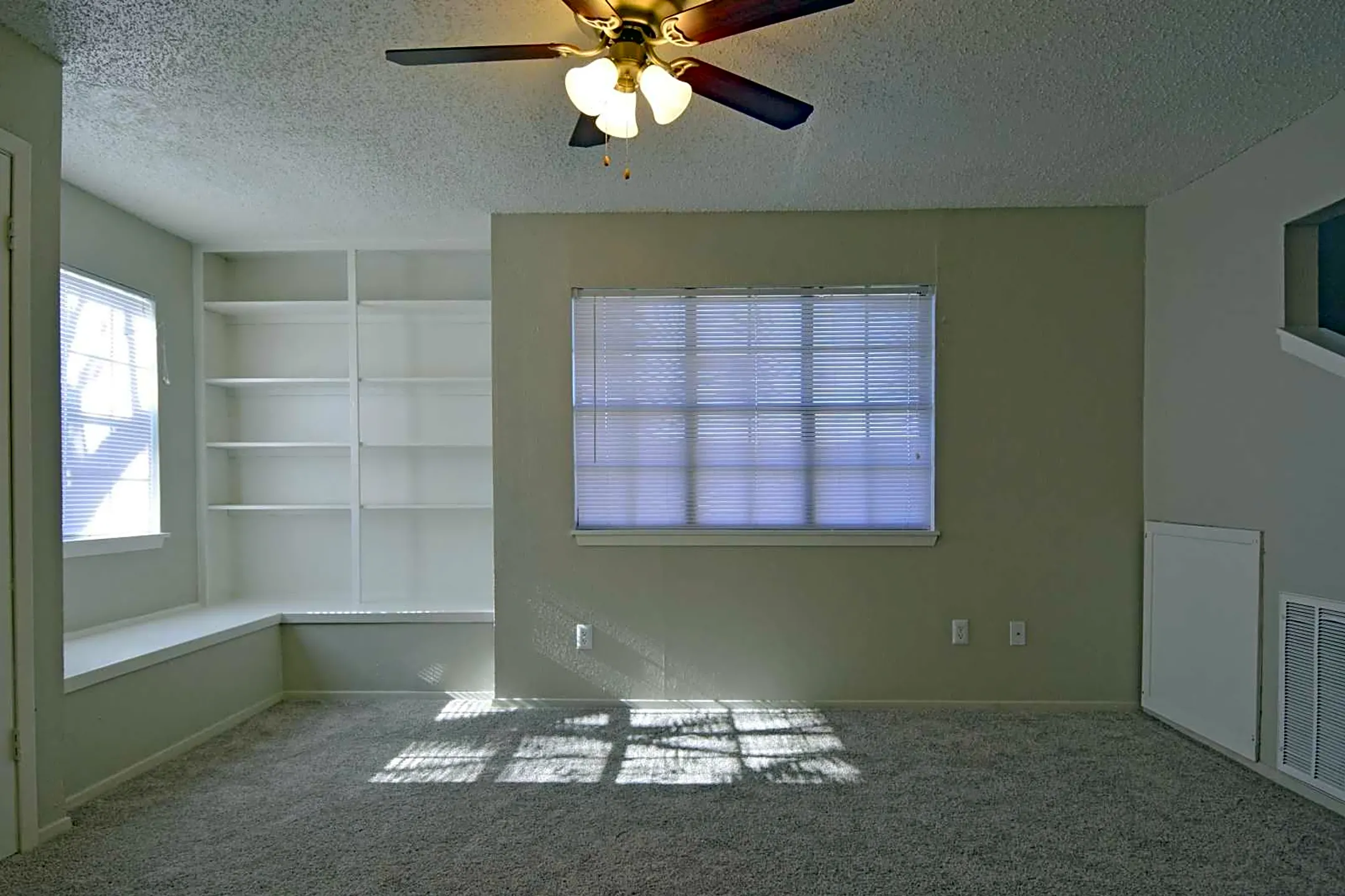 Living Room - 31 Thirty Apartments - Bryan, TX