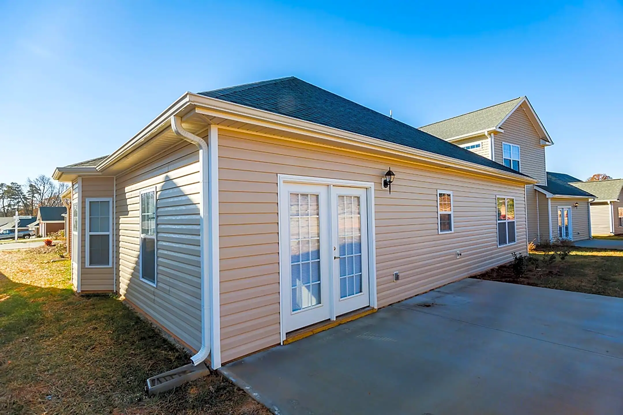 Lafayette Landing Apartments and Villas Jamestown, NC 27282