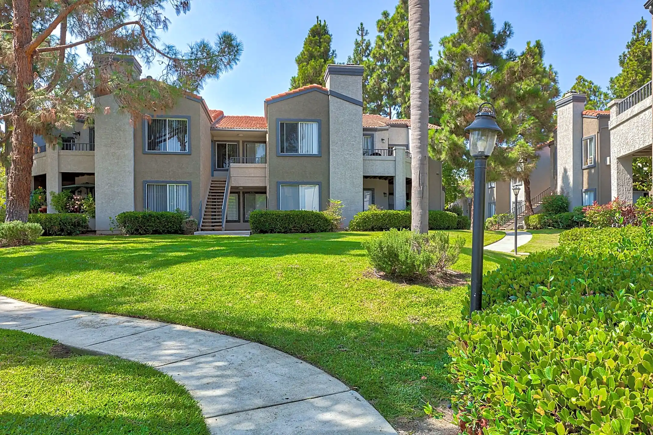 Montecito Apartments Oceanside