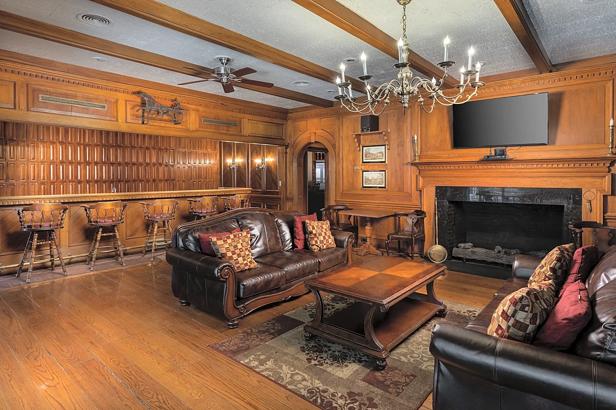 Kansas City Apartments 7200 Eby Ave Overland Park, KS