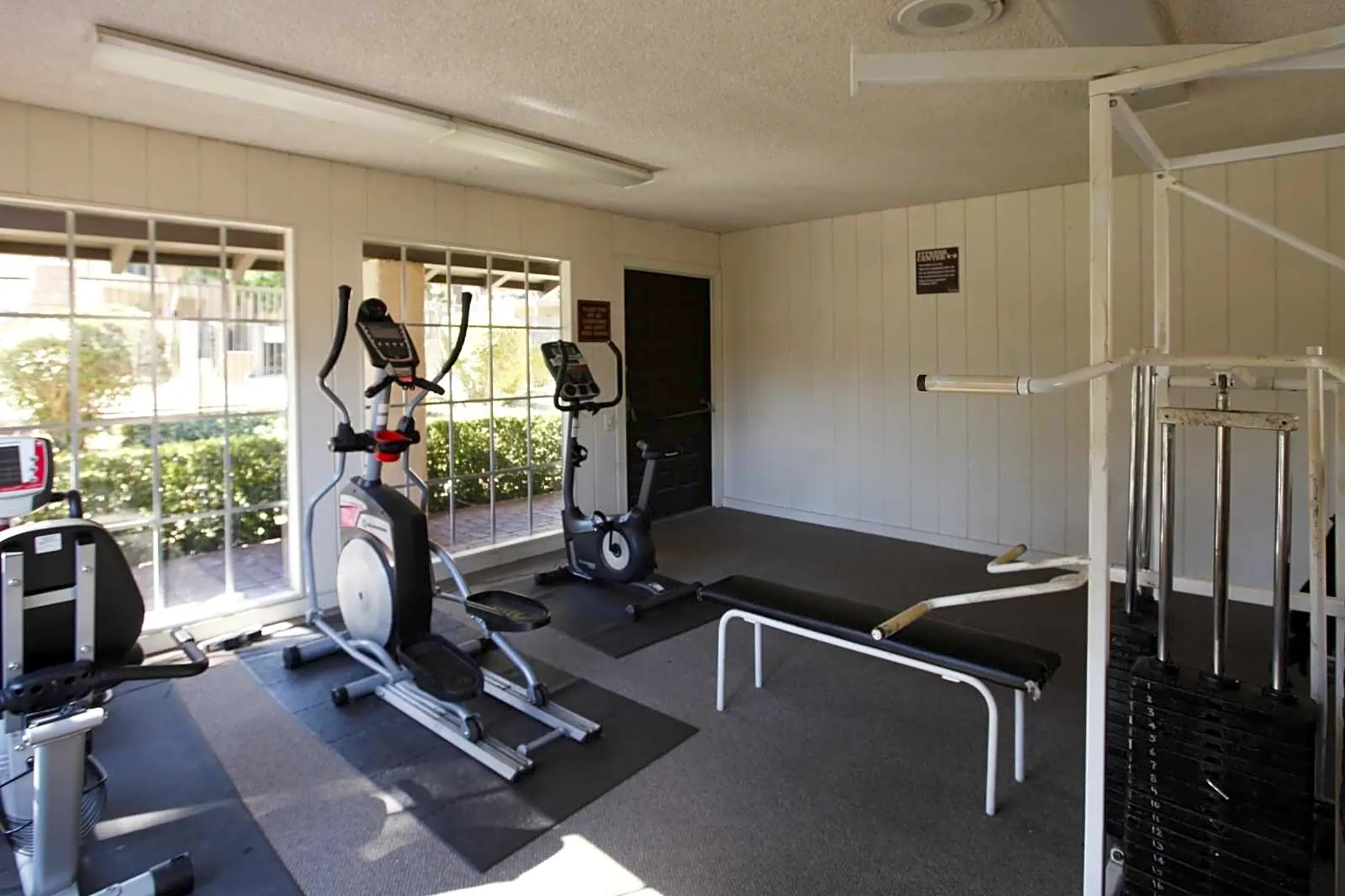 CHARTER OAKS Apartments - Thousand Oaks, CA 91360