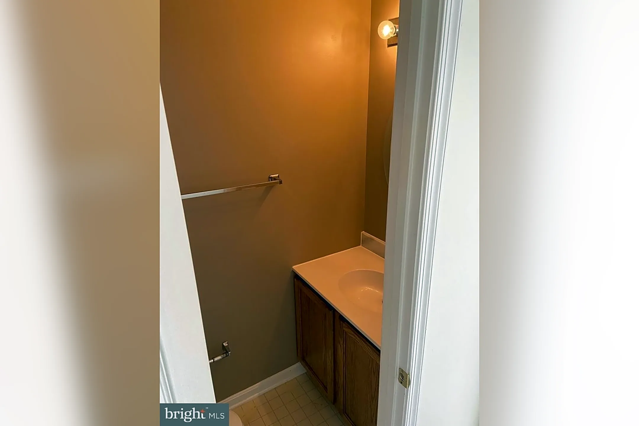 Bathroom - 16849 Jed Forest Ln - Woodbridge, VA