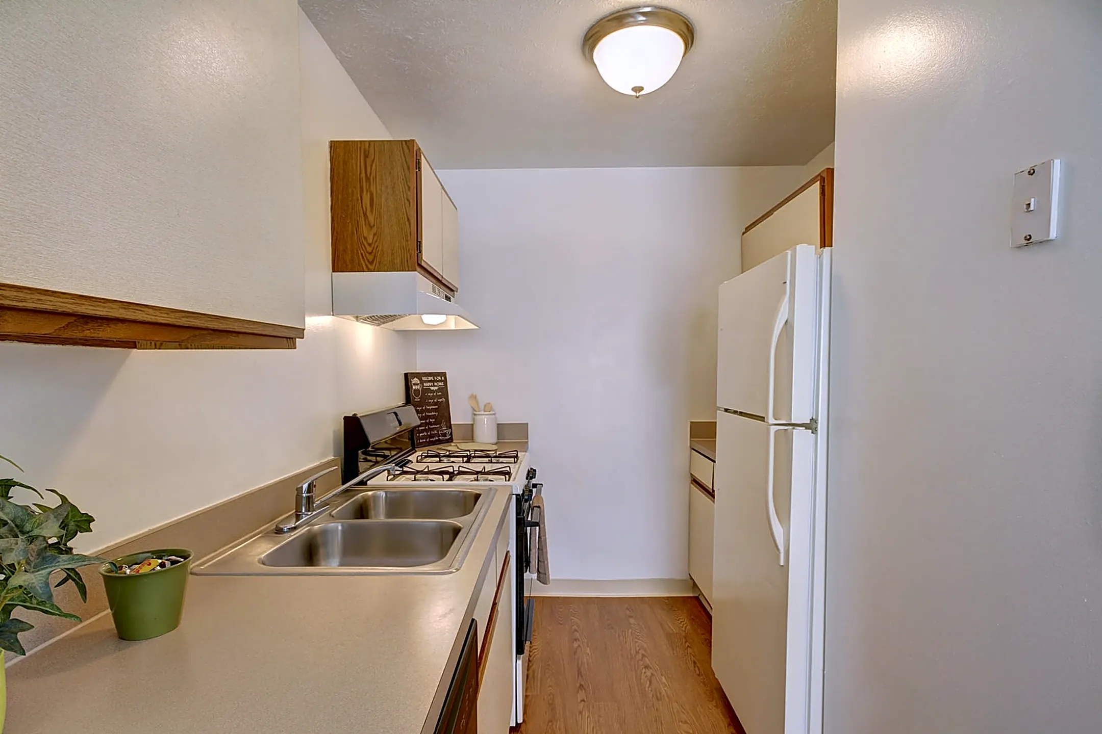 Lake Park Village 1738 State Route 303 Streetsboro, OH Apartments