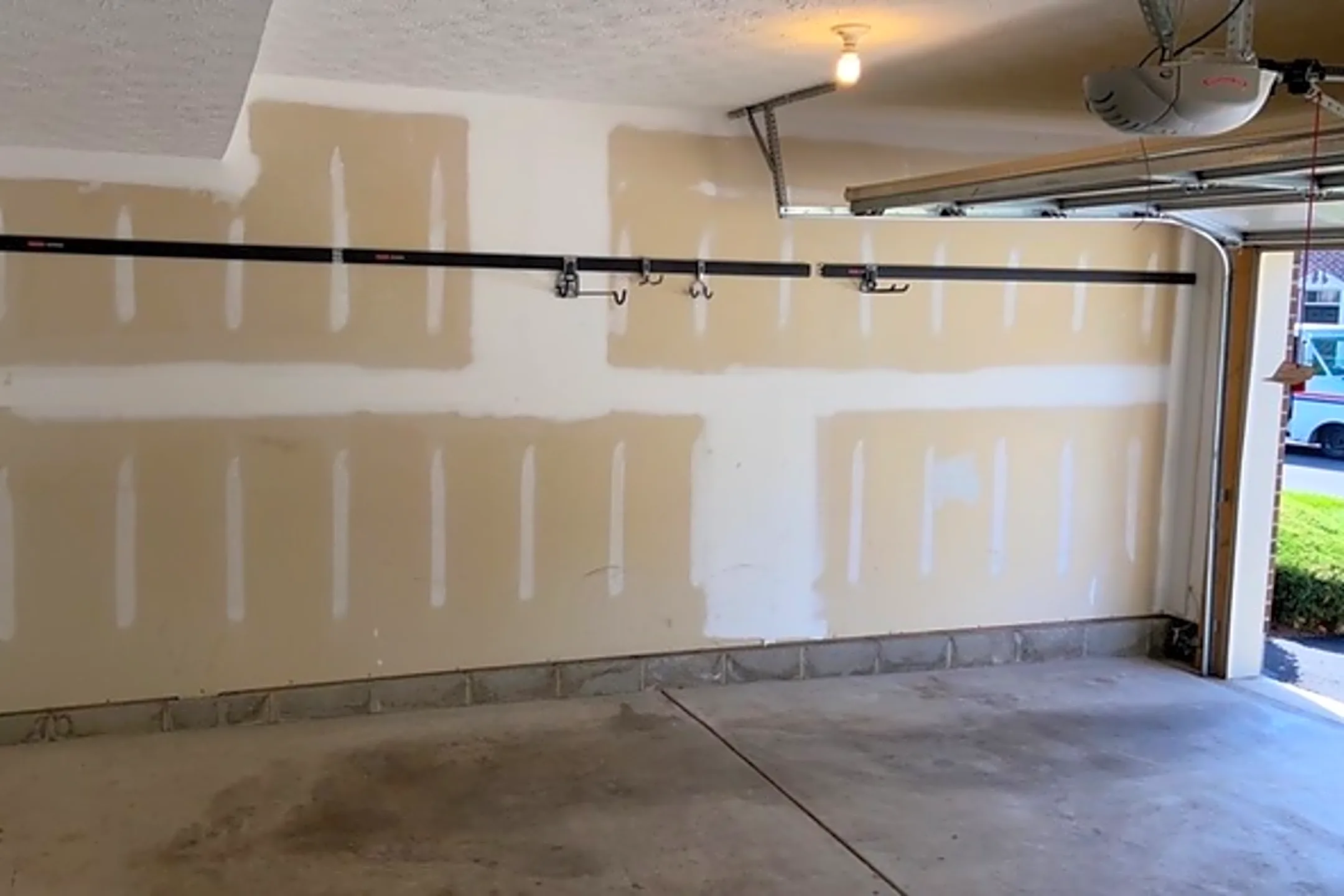 Building - 9582 Tahoe Dr - Dayton, OH