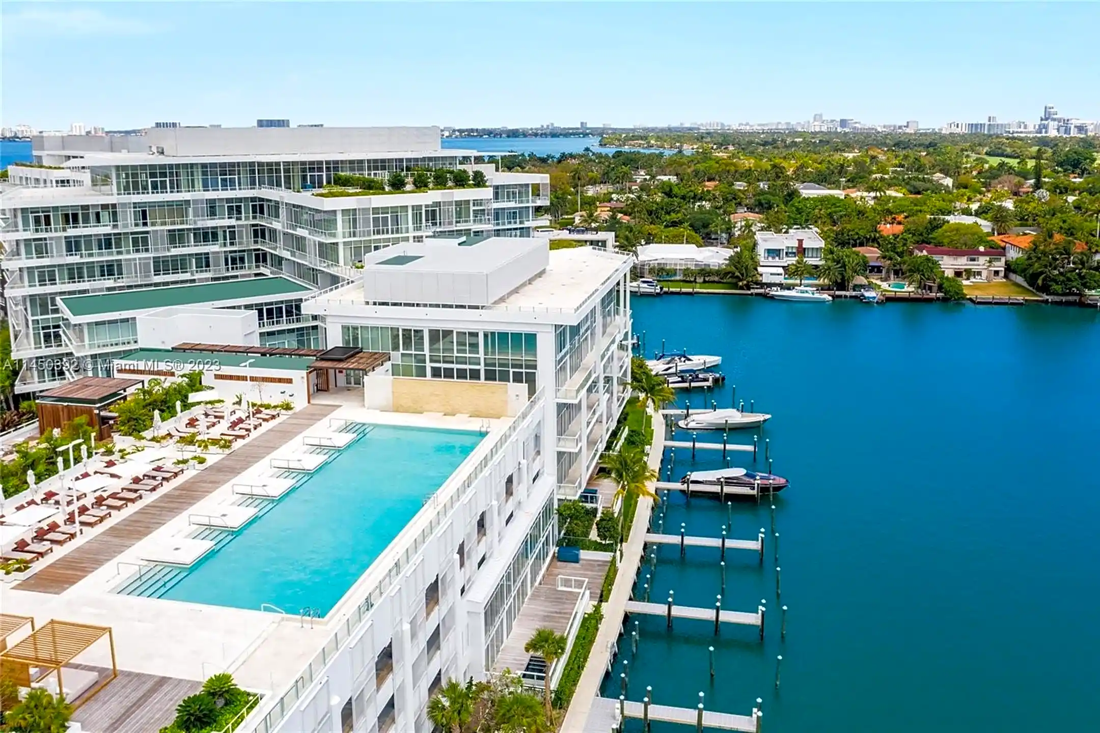 Pool - 1081 W 48th St - Miami Beach, FL