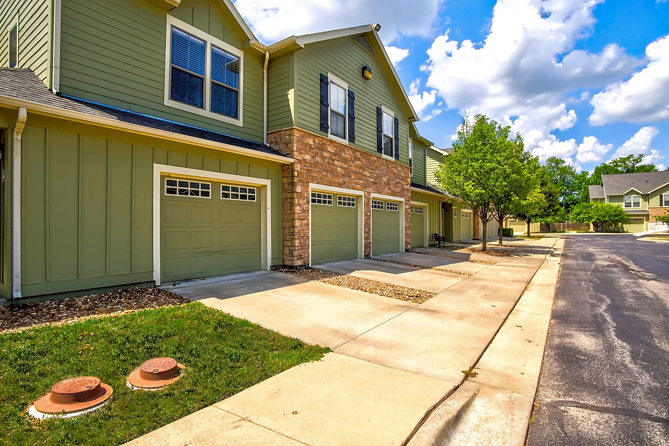 Saddlebrook Townhomes KS Lawrence, KS 66049