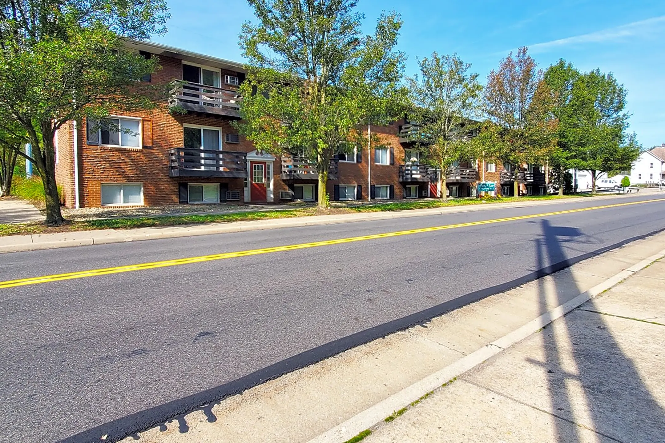 Canton redwood apartments mi virtual tours video