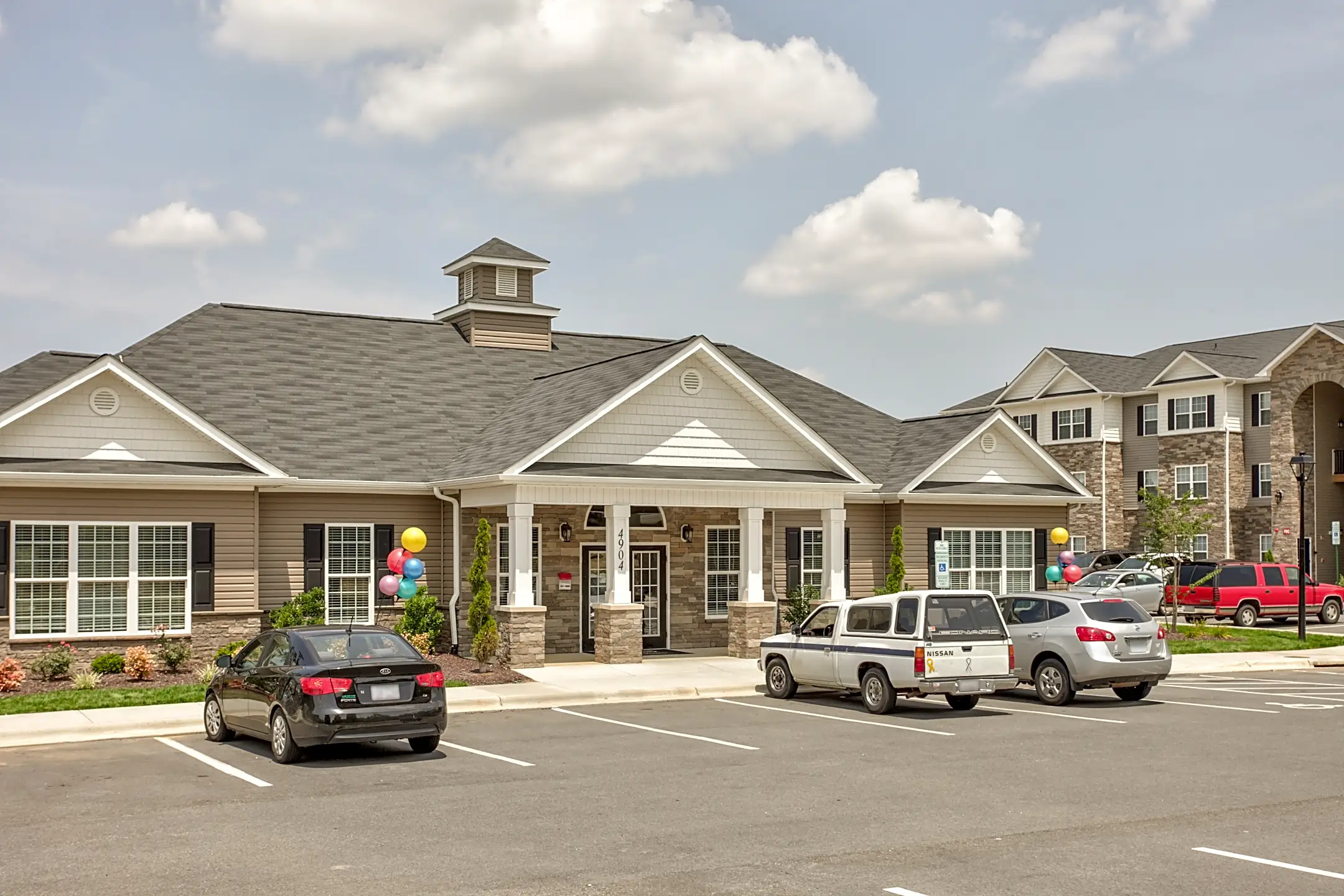 Thomas Estates 4904 Koger Blvd Greensboro, NC Apartments for Rent